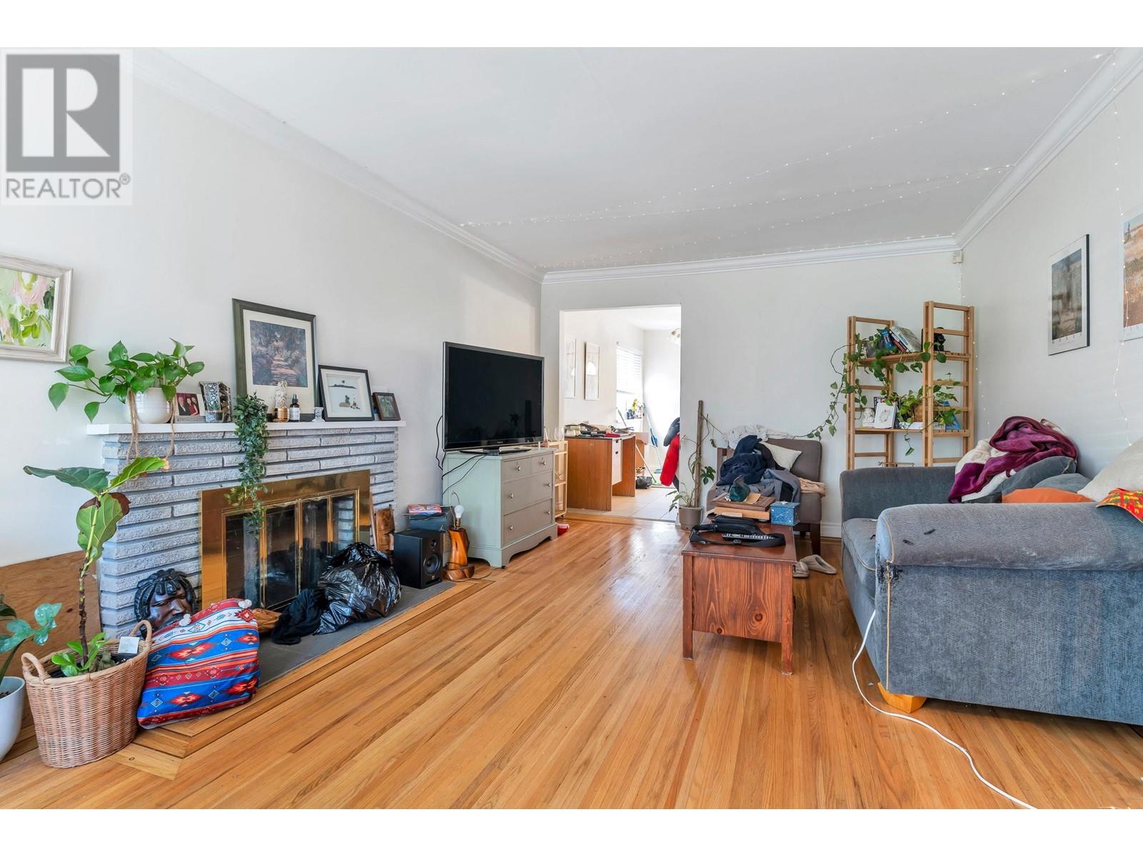 5755 Dumfries Street, Vancouver, British Columbia  V5P 3A7 - Photo 9 - R2990525