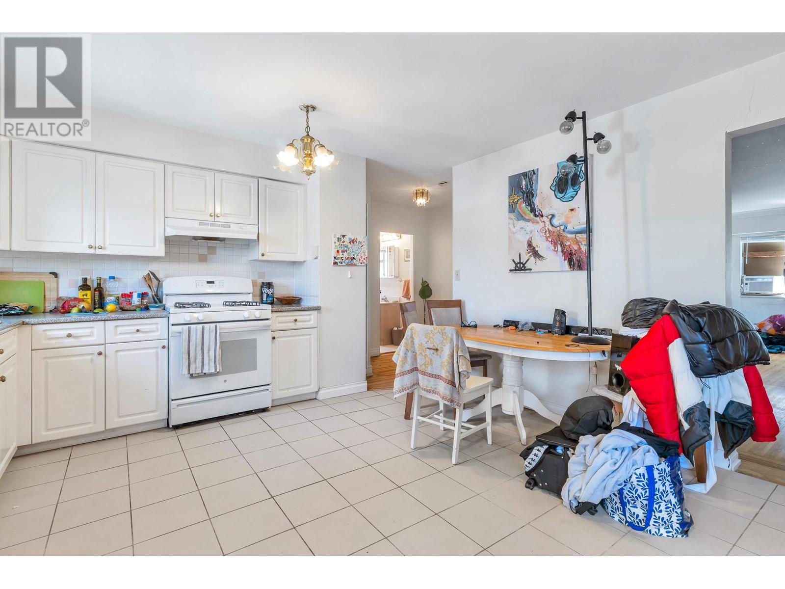 5755 Dumfries Street, Vancouver, British Columbia  V5P 3A7 - Photo 12 - R2990525