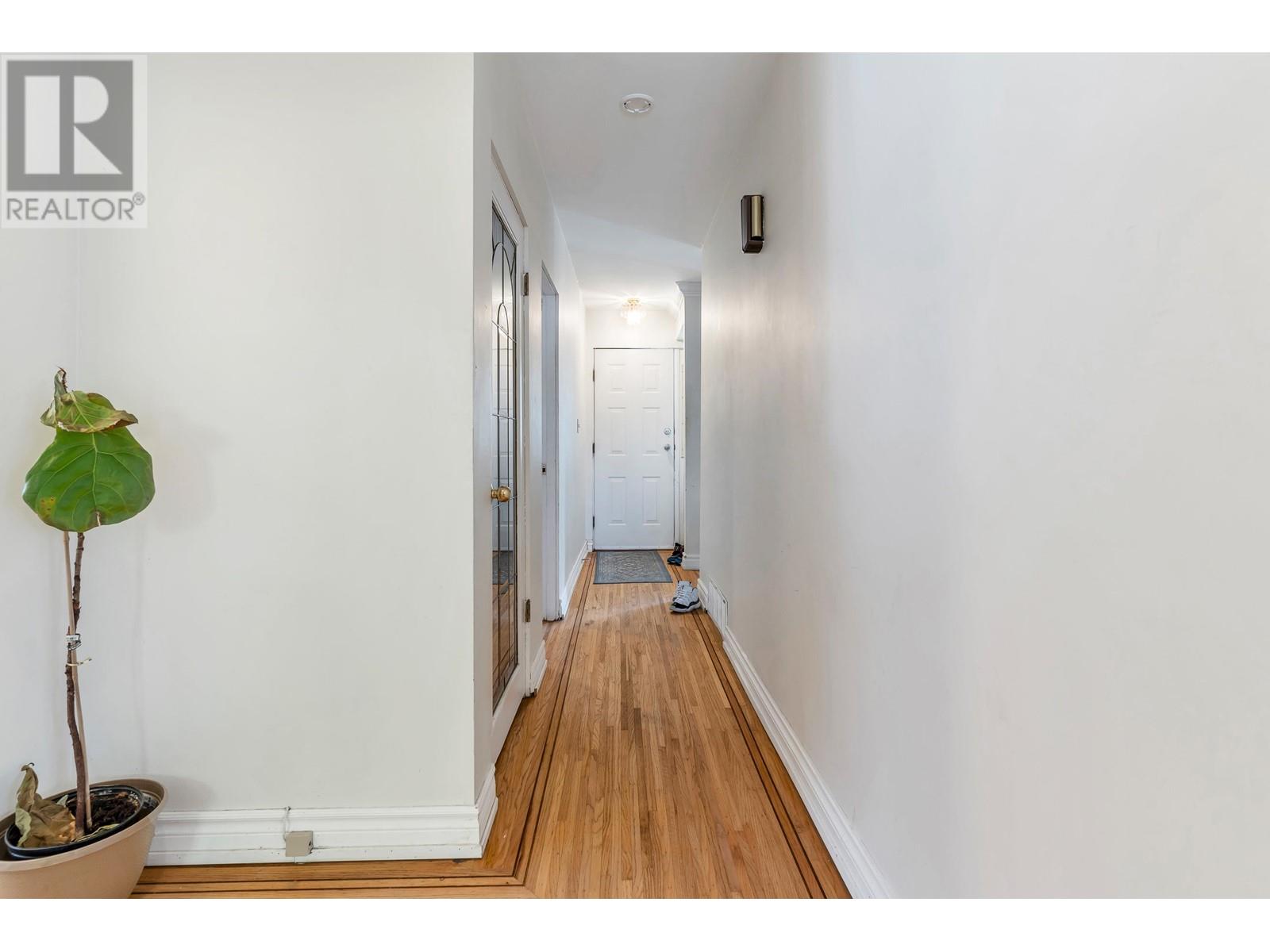 Property at 5755 DUMFRIES STREET image 5