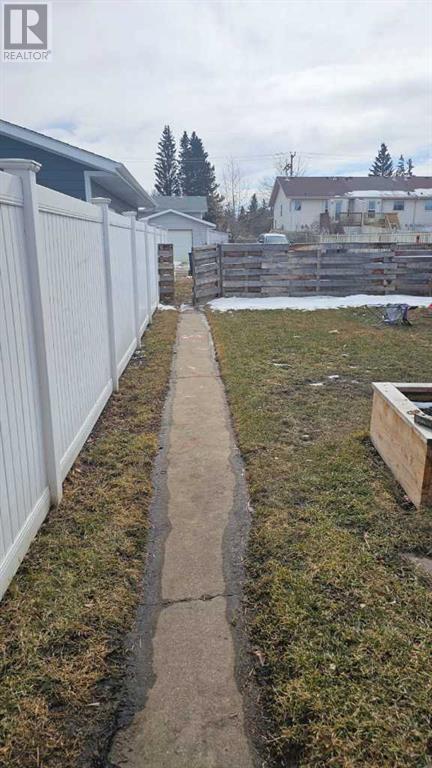 4417b 47a Avenue, Sylvan Lake, Alberta  T4S 1N4 - Photo 2 - A2204762