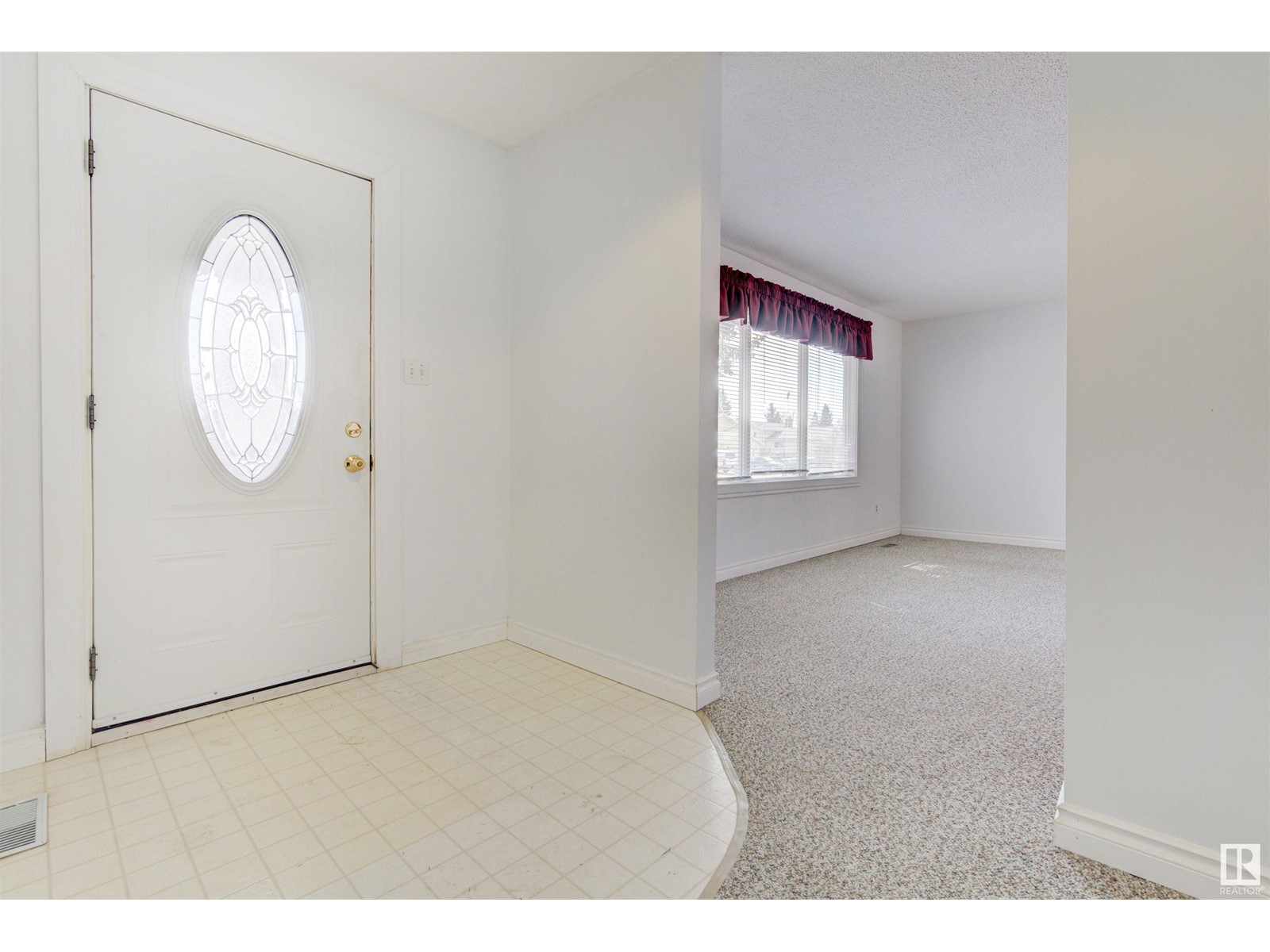 Property at 18312 91 AV NW image 3