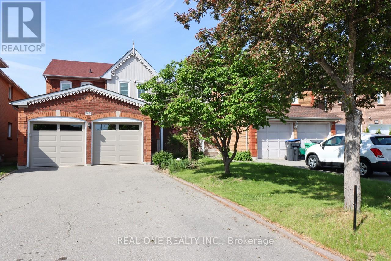 5621 Haddon Hall Road, Mississauga, Ontario  L5M 5G4 - Photo 1 - W12087917
