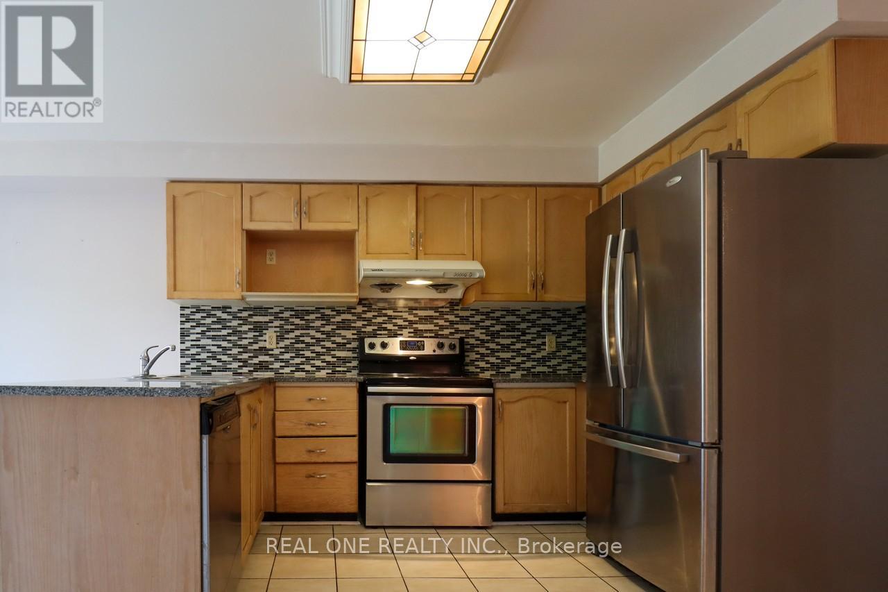 5621 Haddon Hall Road, Mississauga, Ontario  L5M 5G4 - Photo 10 - W12087917