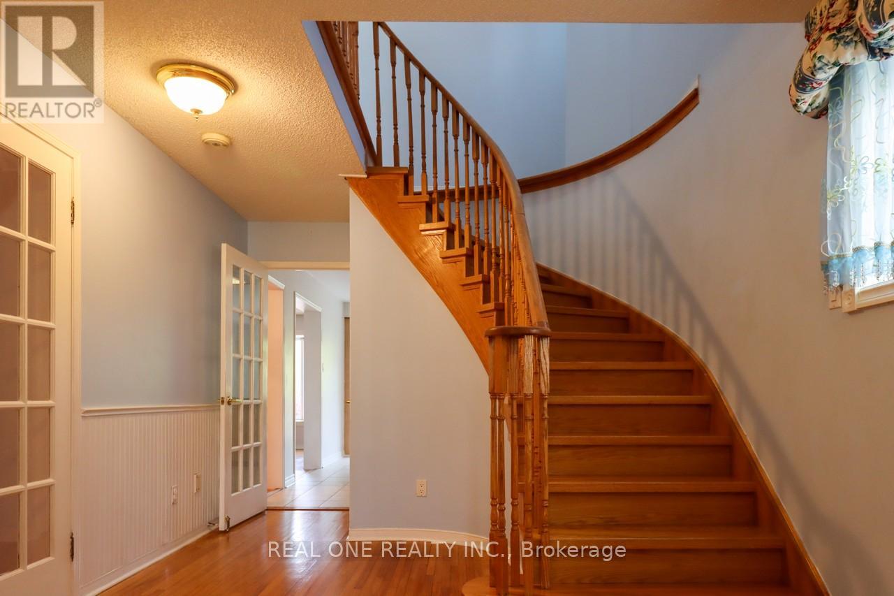 5621 Haddon Hall Road, Mississauga, Ontario  L5M 5G4 - Photo 16 - W12087917