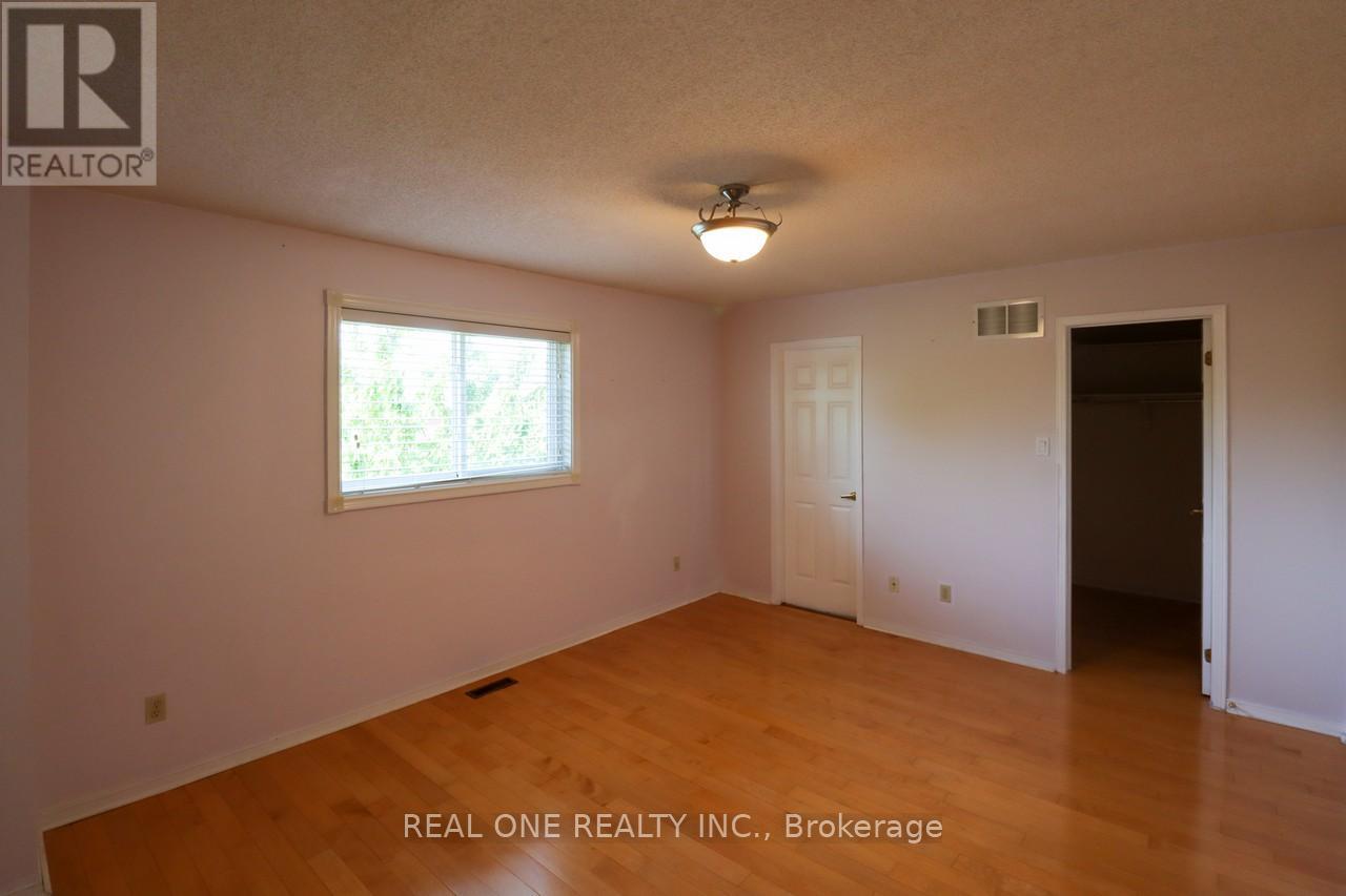5621 Haddon Hall Road, Mississauga, Ontario  L5M 5G4 - Photo 18 - W12087917