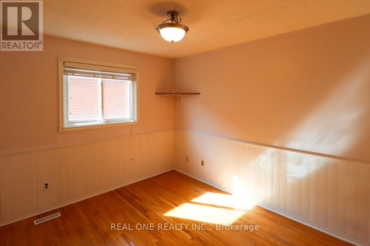 5621 Haddon Hall Road, Mississauga, Ontario  L5M 5G4 - Photo 21 - W12087917