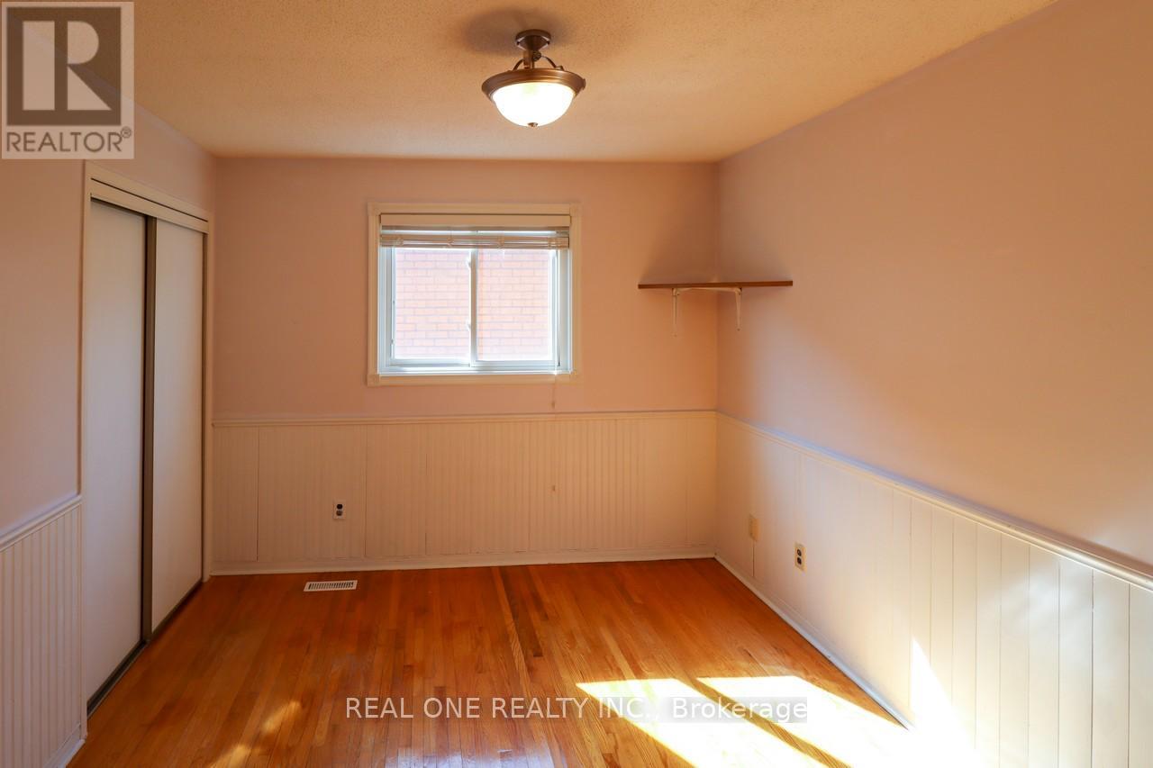 5621 Haddon Hall Road, Mississauga, Ontario  L5M 5G4 - Photo 24 - W12087917