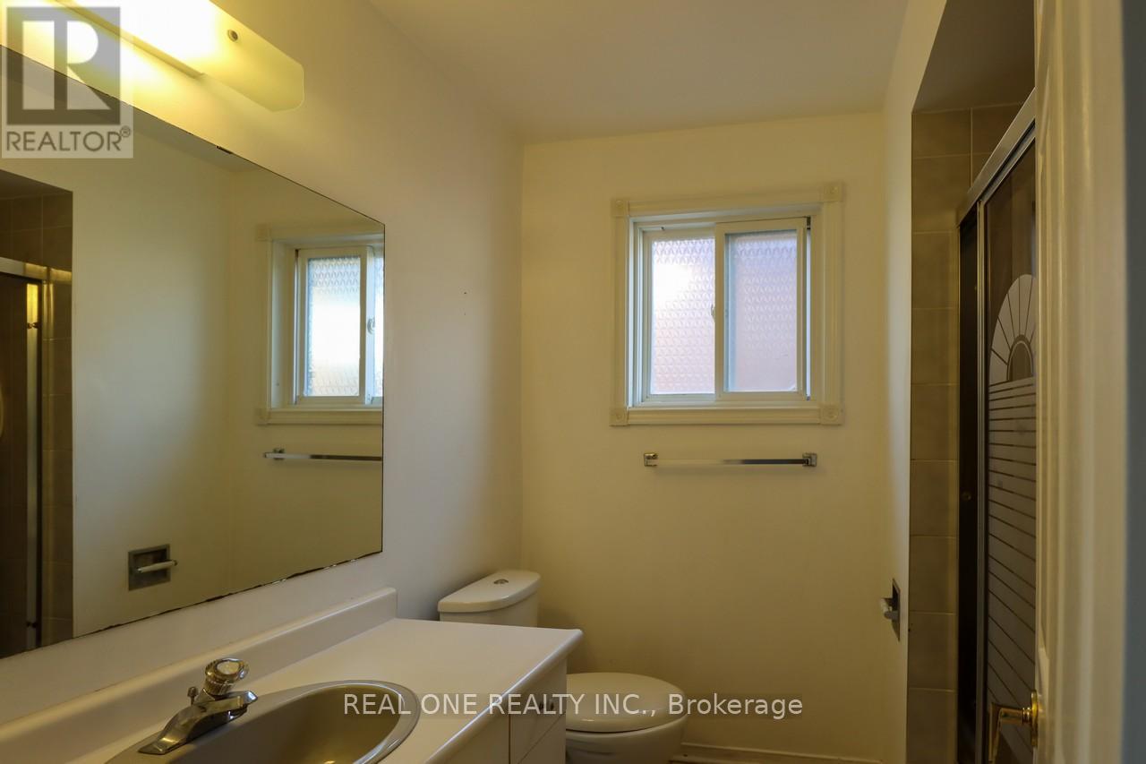 5621 Haddon Hall Road, Mississauga, Ontario  L5M 5G4 - Photo 25 - W12087917