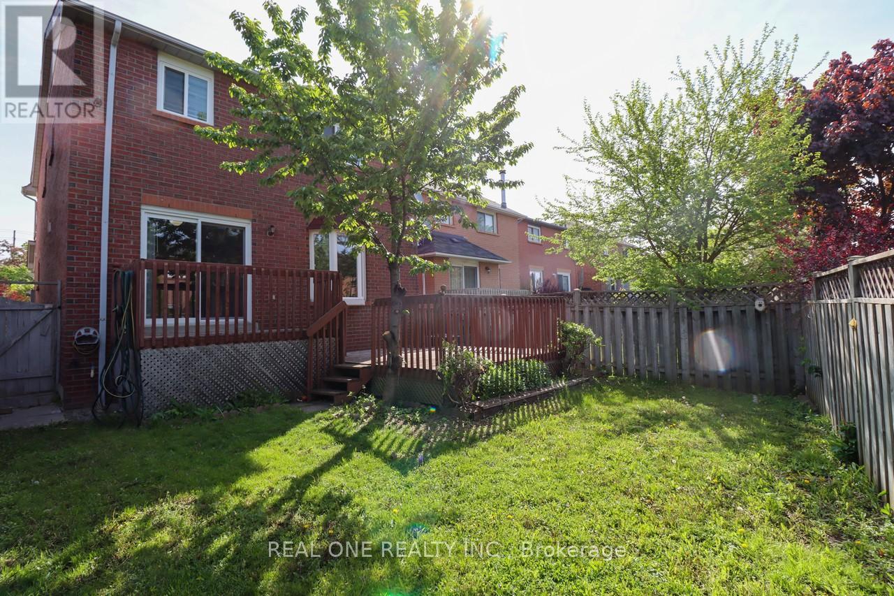 5621 Haddon Hall Road, Mississauga, Ontario  L5M 5G4 - Photo 28 - W12087917