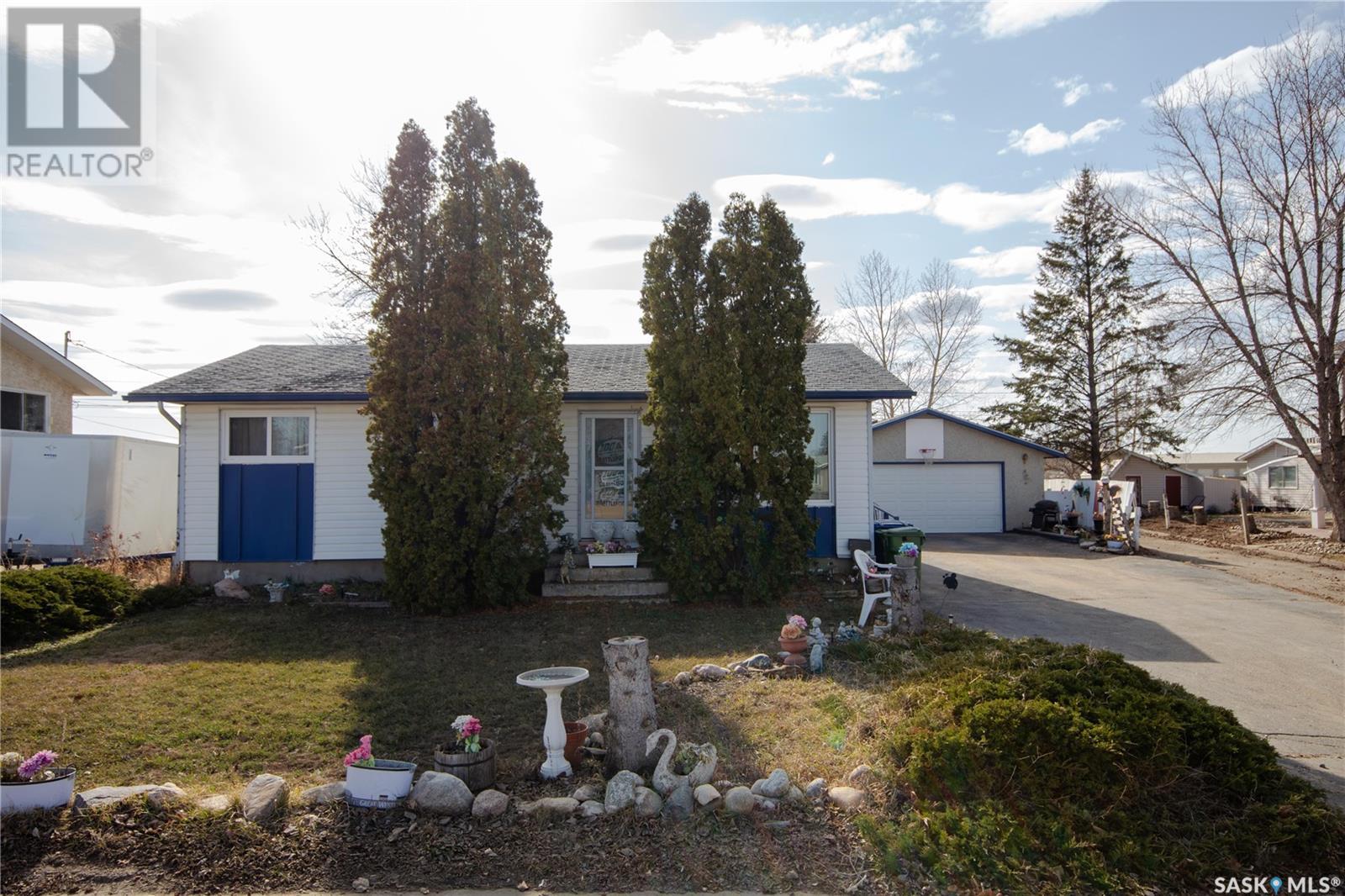 Property at 365 3rd Ave CRESCENT image 1
