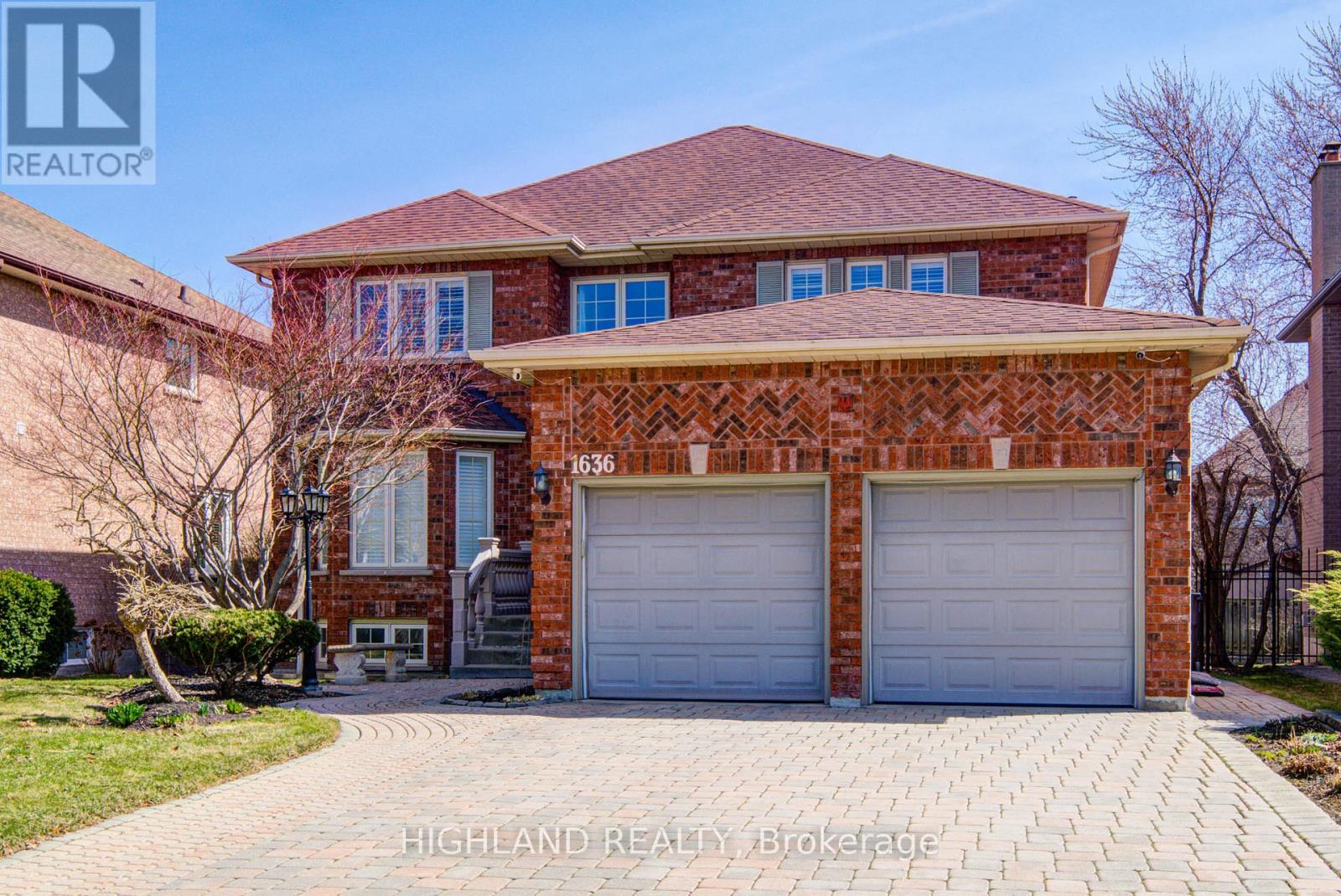 1636 Sagewood Court, Mississauga, Ontario  L5M 5M2 - Photo 2 - W12087937