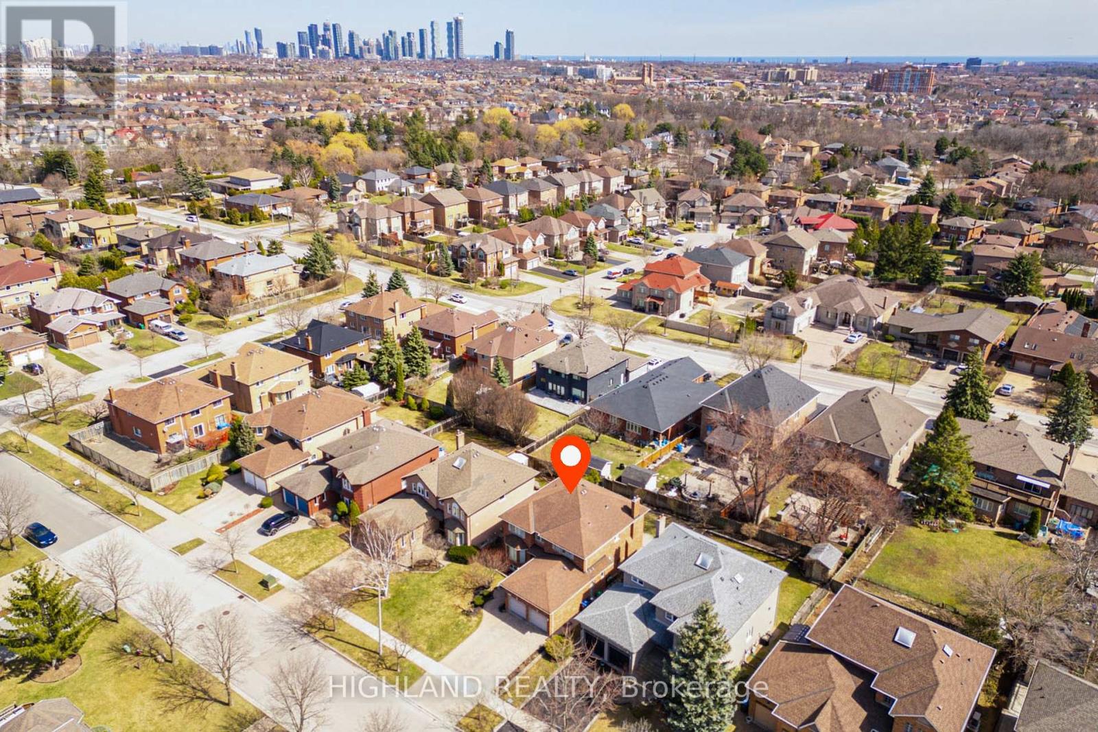 1636 Sagewood Court, Mississauga, Ontario  L5M 5M2 - Photo 6 - W12087937