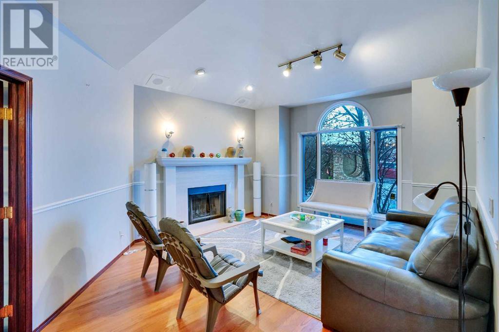 Property at 319 Christie Knoll Point image 4