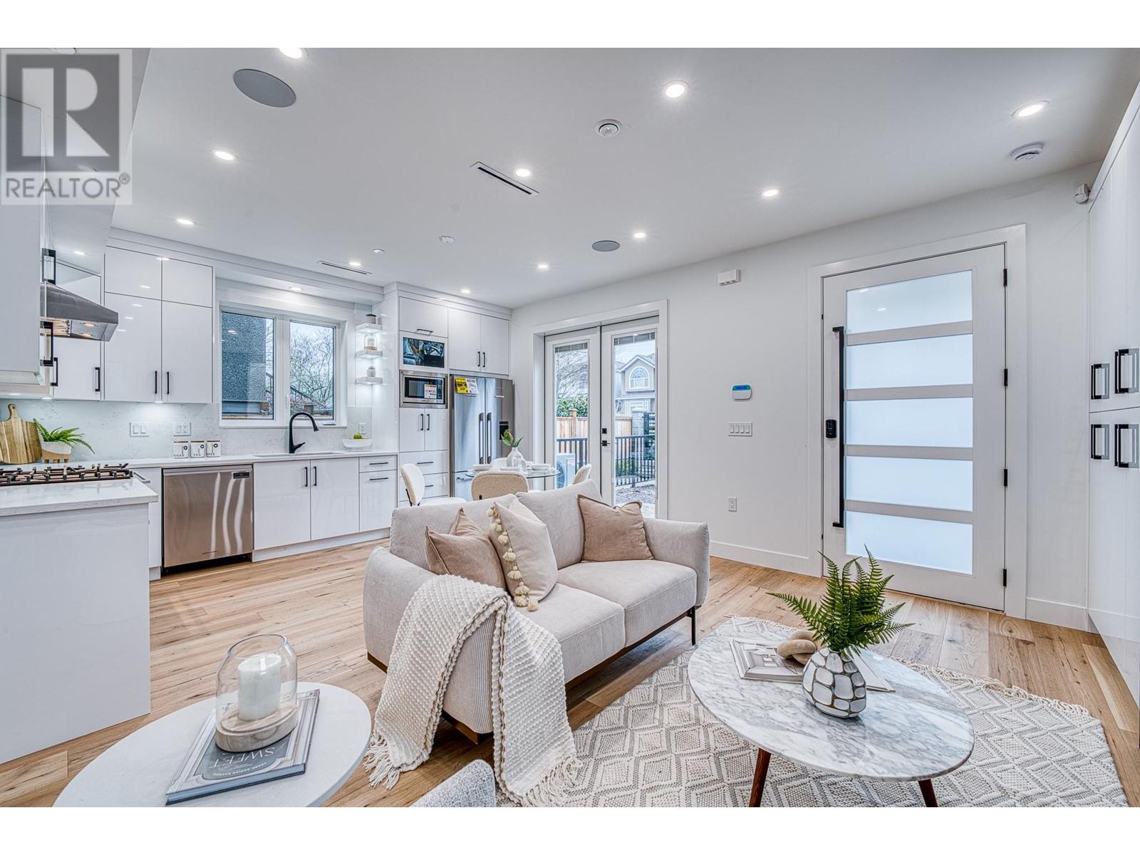 Listing Picture 5 of 27 : 1 2727 PARKER STREET, Vancouver / 溫哥華 - 魯藝地產 Yvonne Lu Group - MLS Medallion Club Member