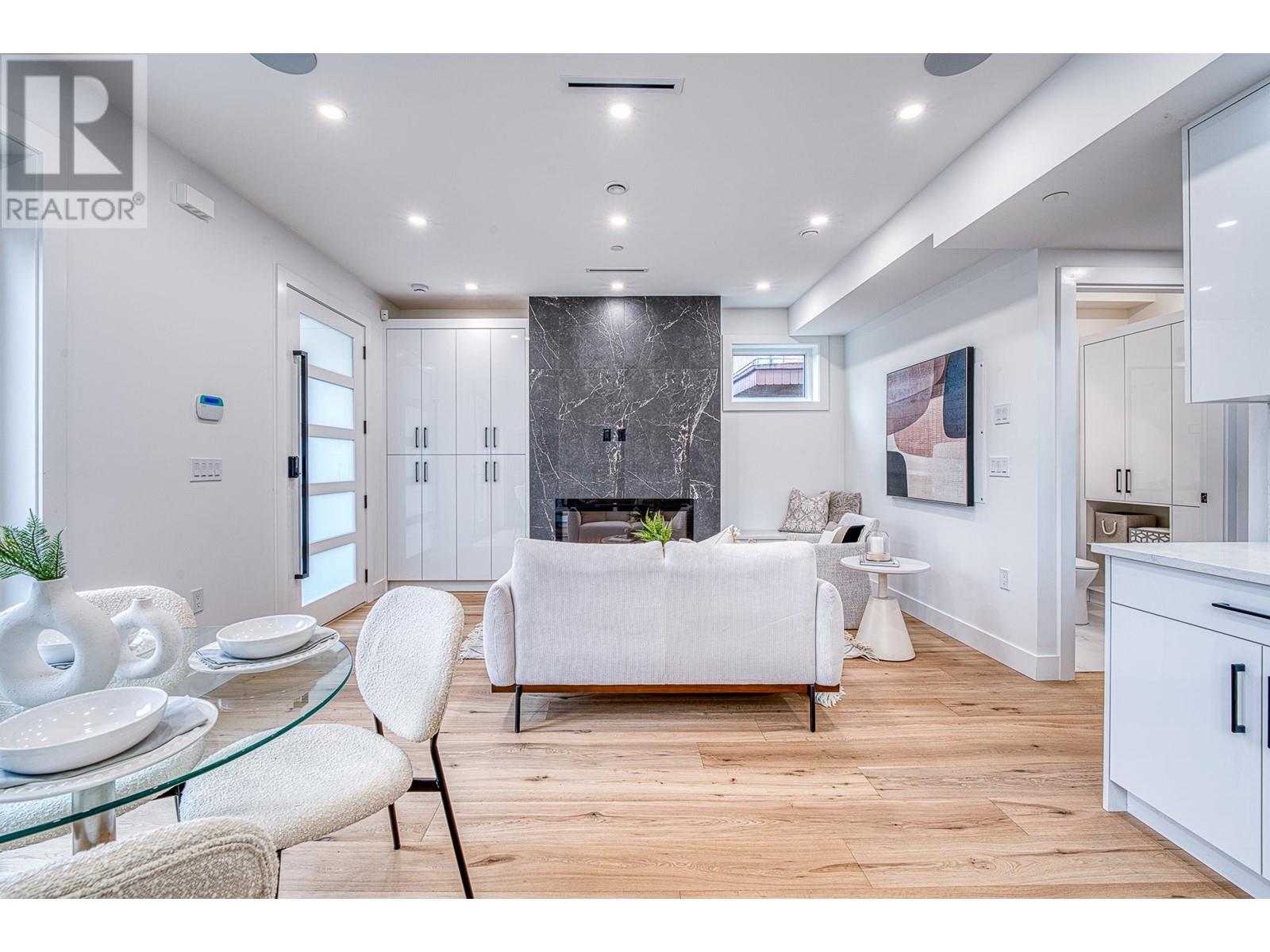 Listing Picture 13 of 27 : 1 2727 PARKER STREET, Vancouver / 溫哥華 - 魯藝地產 Yvonne Lu Group - MLS Medallion Club Member