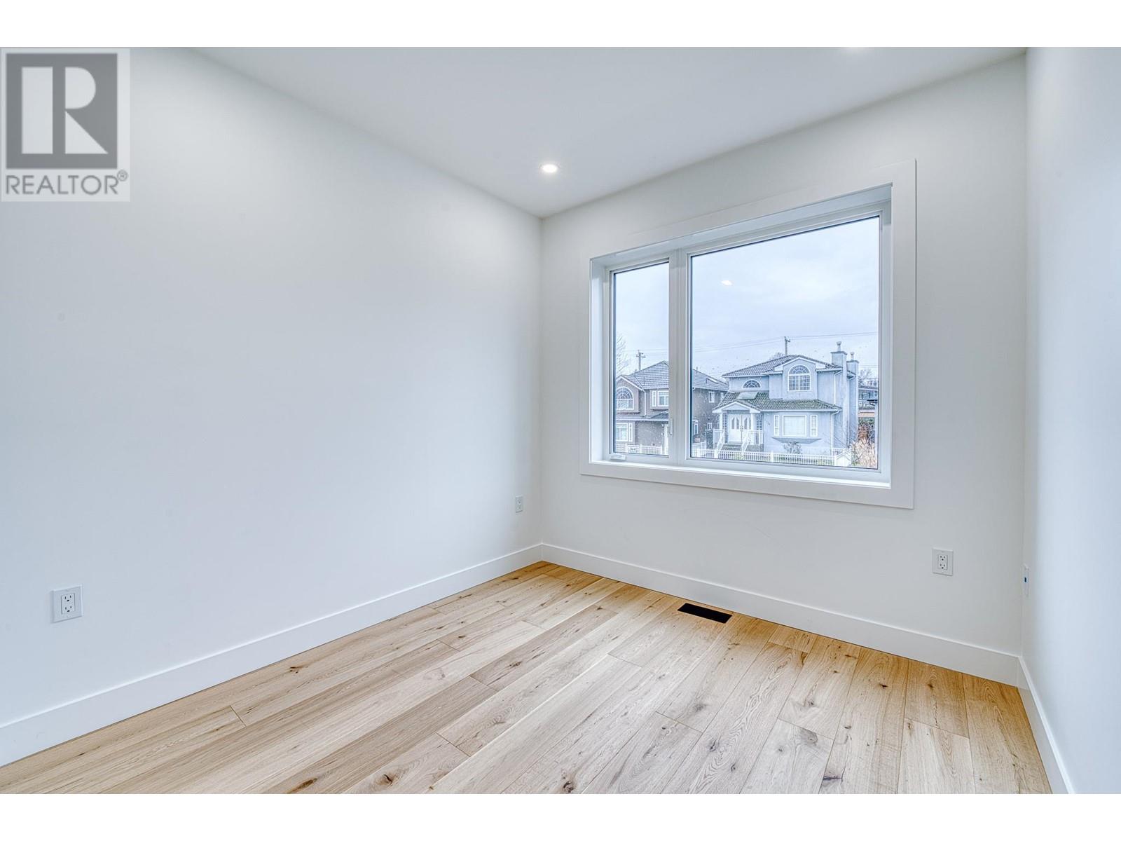 Listing Picture 22 of 27 : 1 2727 PARKER STREET, Vancouver / 溫哥華 - 魯藝地產 Yvonne Lu Group - MLS Medallion Club Member