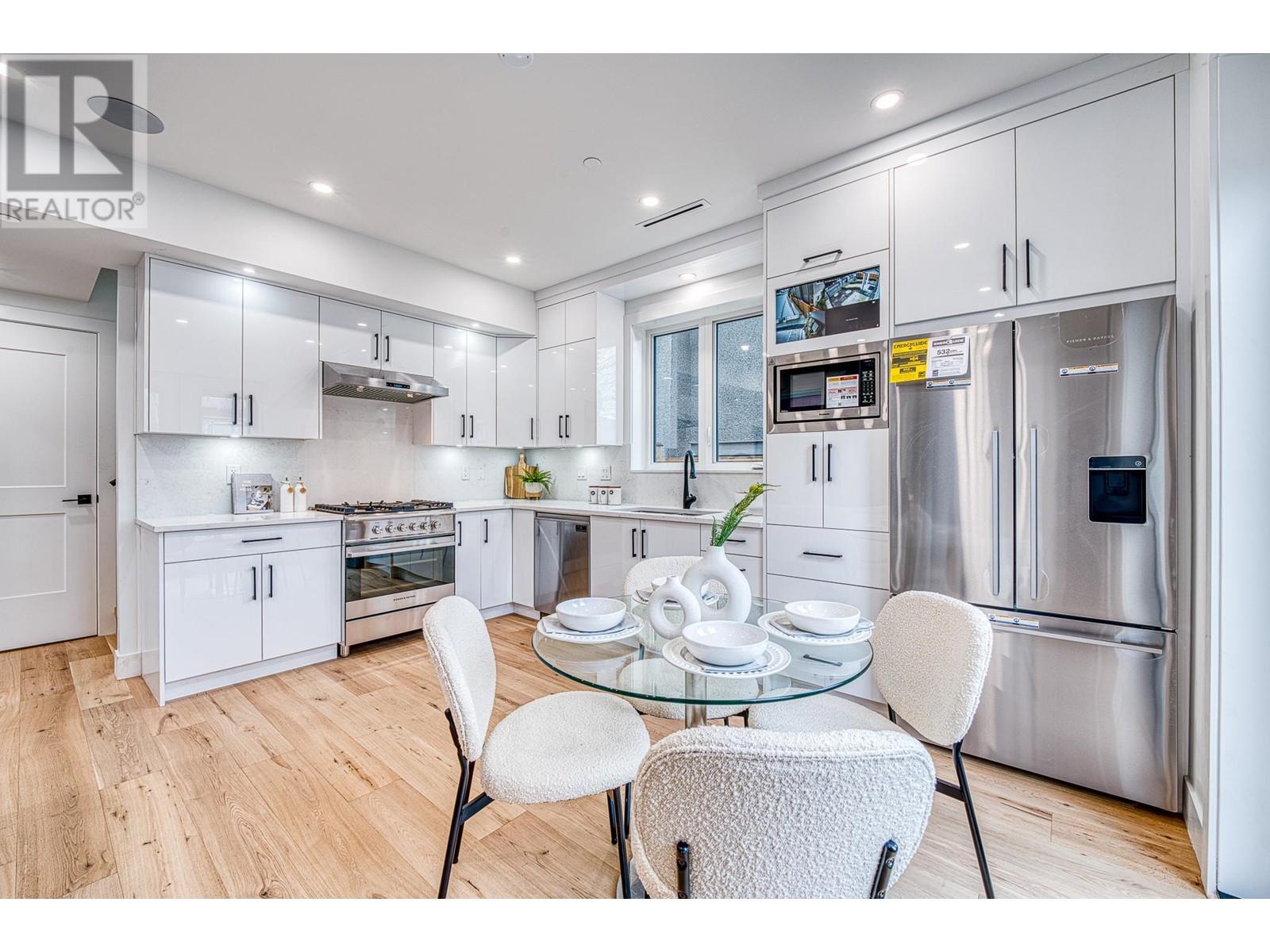 Listing Picture 10 of 27 : 1 2727 PARKER STREET, Vancouver / 溫哥華 - 魯藝地產 Yvonne Lu Group - MLS Medallion Club Member