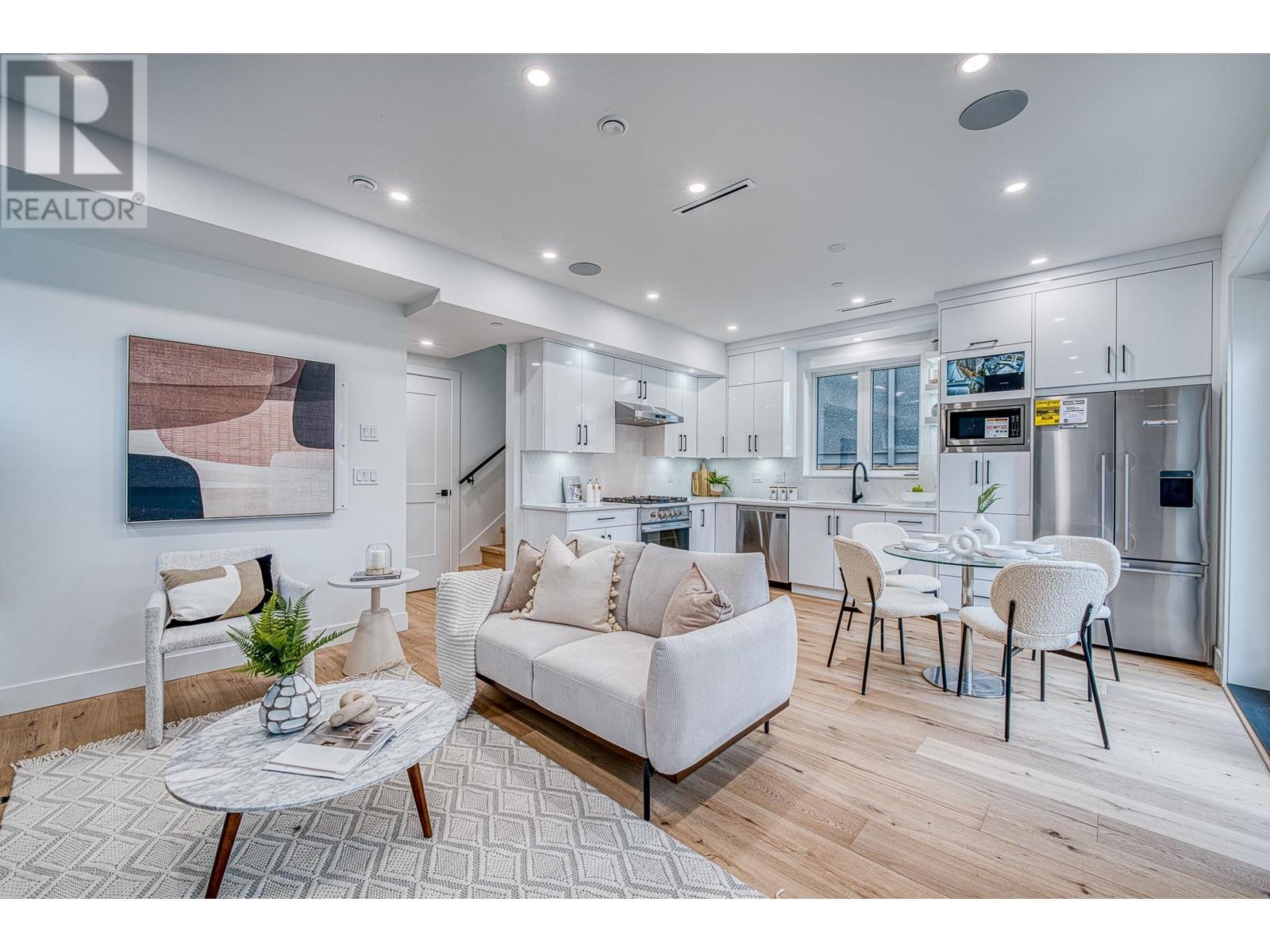 Listing Picture 2 of 27 : 1 2727 PARKER STREET, Vancouver / 溫哥華 - 魯藝地產 Yvonne Lu Group - MLS Medallion Club Member