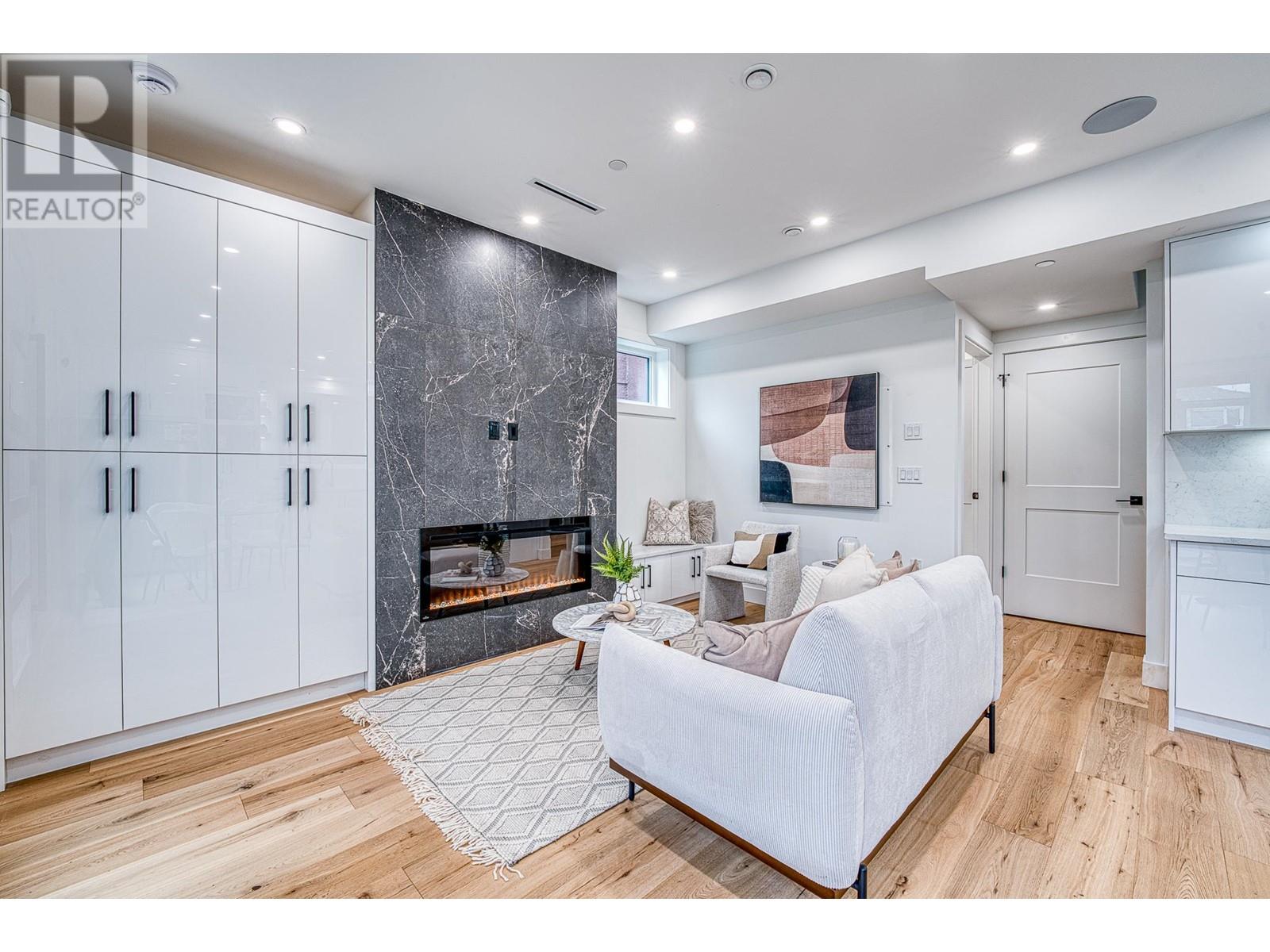 Listing Picture 3 of 27 : 1 2727 PARKER STREET, Vancouver / 溫哥華 - 魯藝地產 Yvonne Lu Group - MLS Medallion Club Member