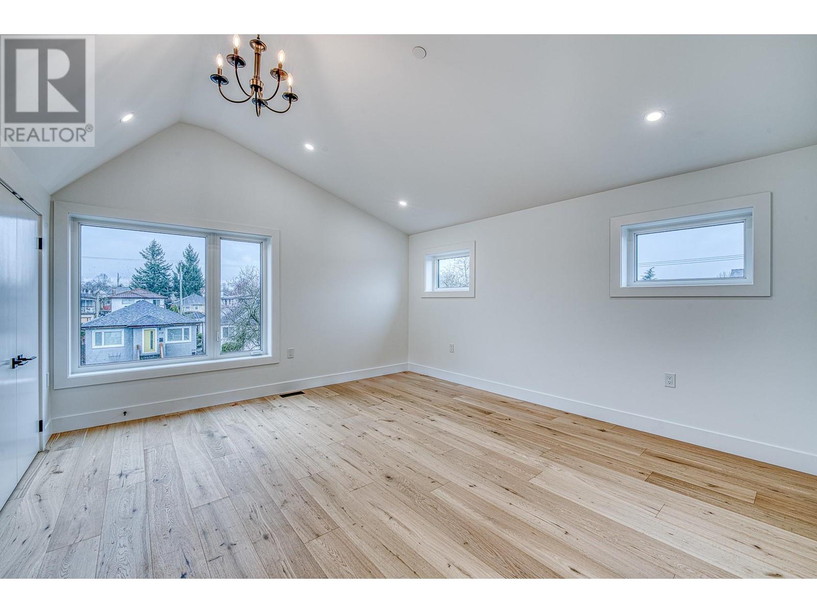 Listing Picture 16 of 27 : 1 2727 PARKER STREET, Vancouver / 溫哥華 - 魯藝地產 Yvonne Lu Group - MLS Medallion Club Member