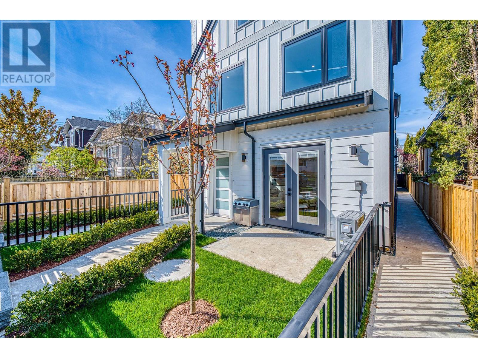 Listing Picture 27 of 27 : 1 2727 PARKER STREET, Vancouver / 溫哥華 - 魯藝地產 Yvonne Lu Group - MLS Medallion Club Member