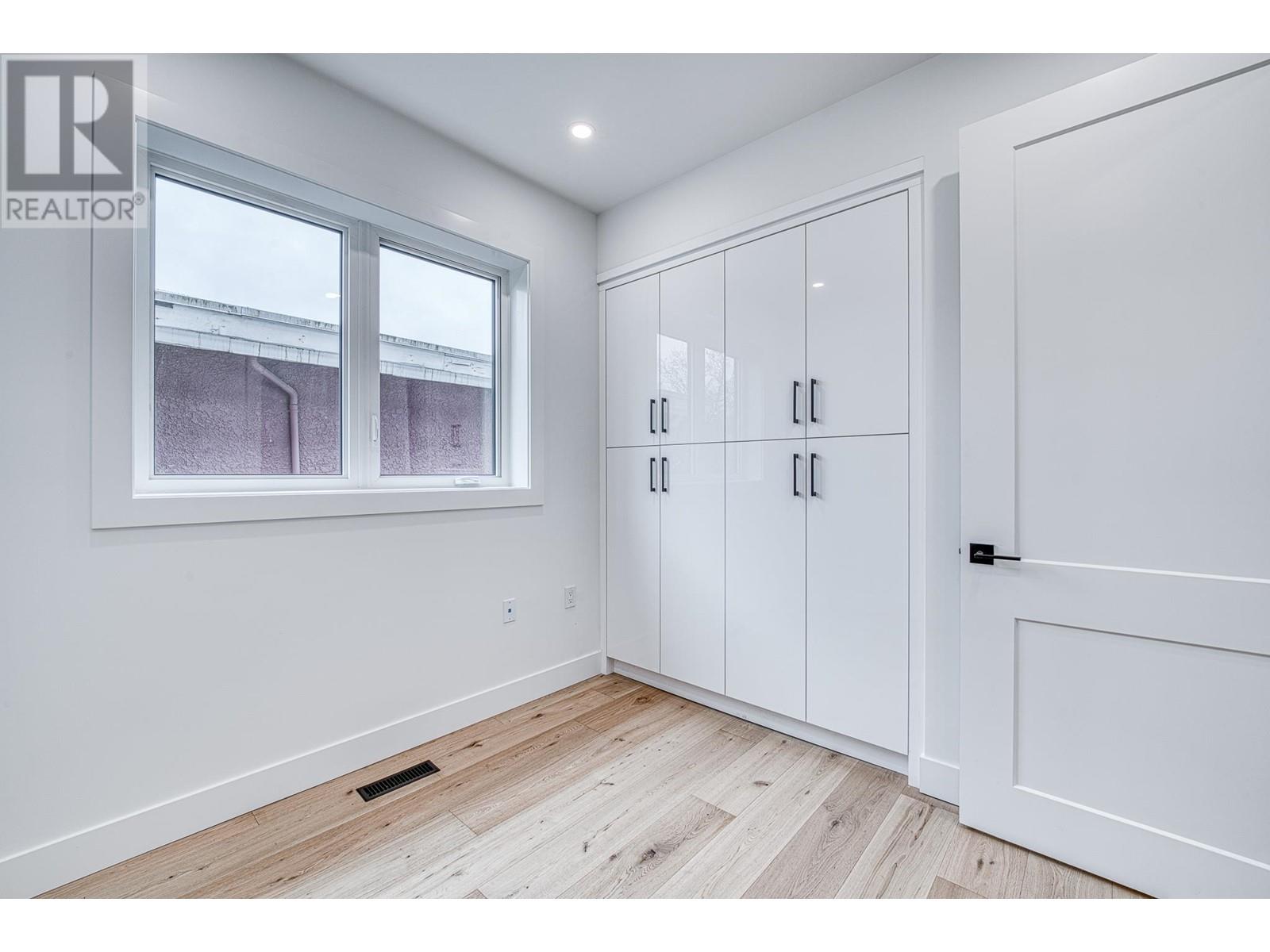 Listing Picture 24 of 31 : 2 2727 PARKER STREET, Vancouver / 溫哥華 - 魯藝地產 Yvonne Lu Group - MLS Medallion Club Member