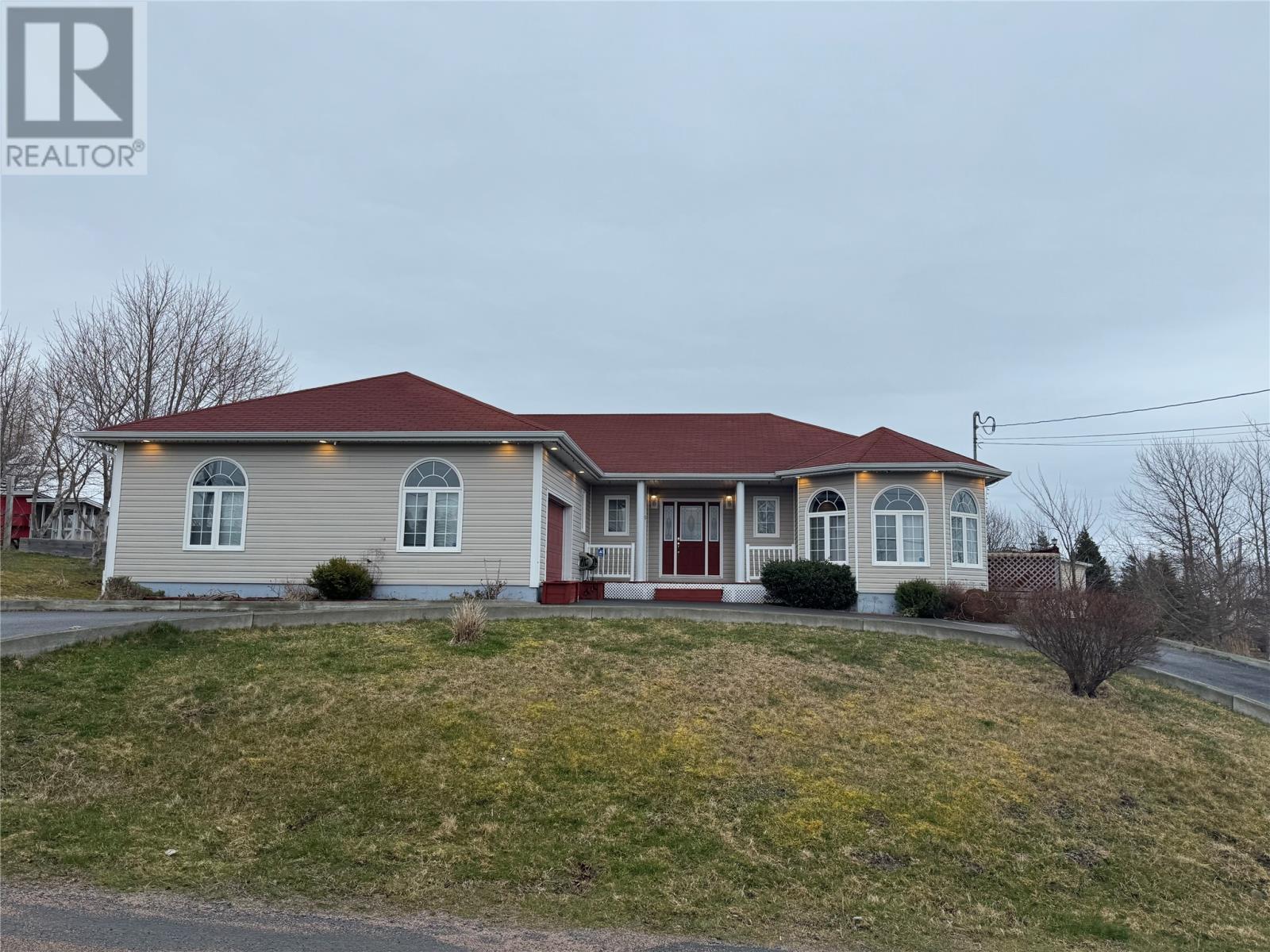 Property at 48 Long’s Hill image 1