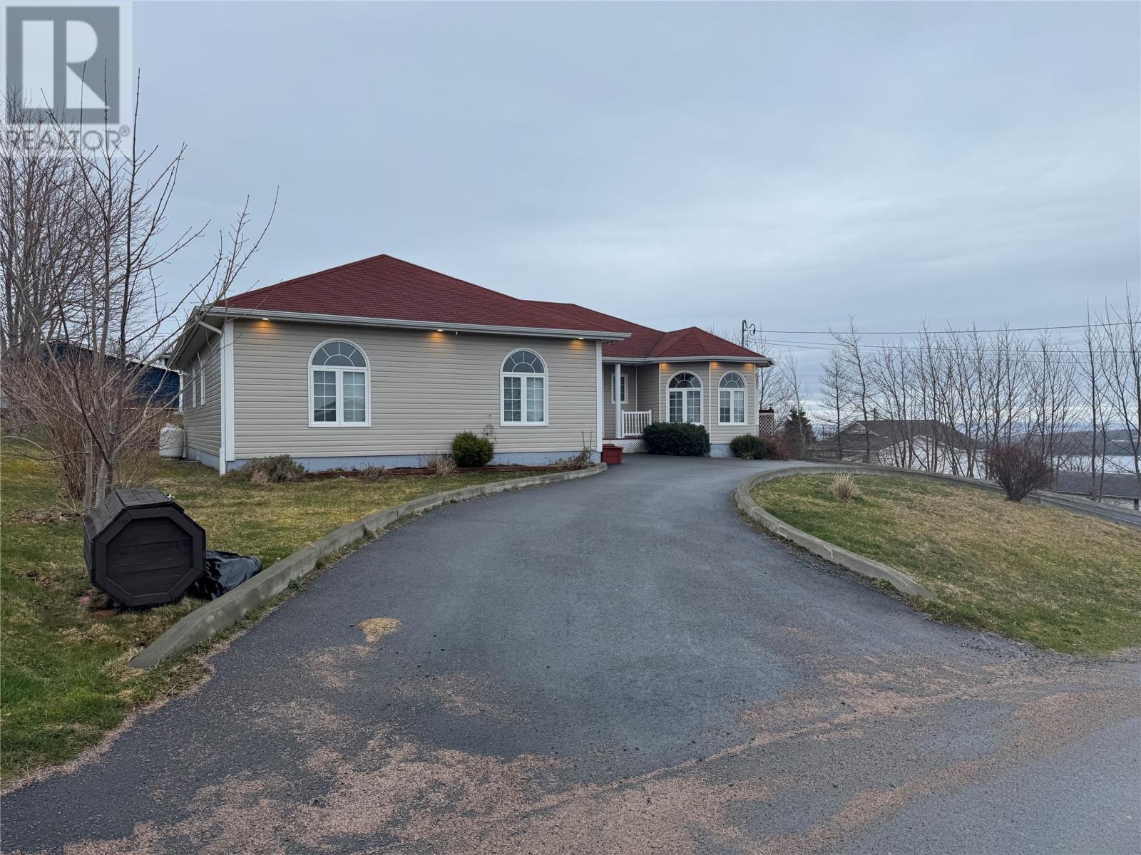 Property at 48 Long’s Hill image 2