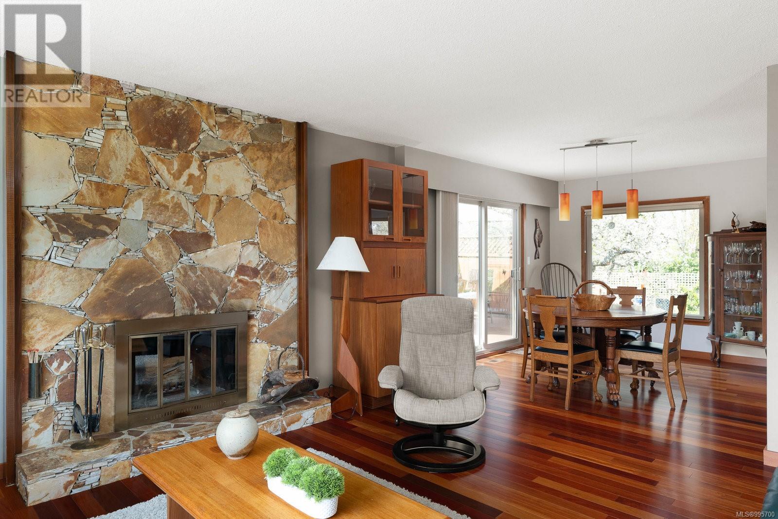 Property at 3916 Landis Pl image 3