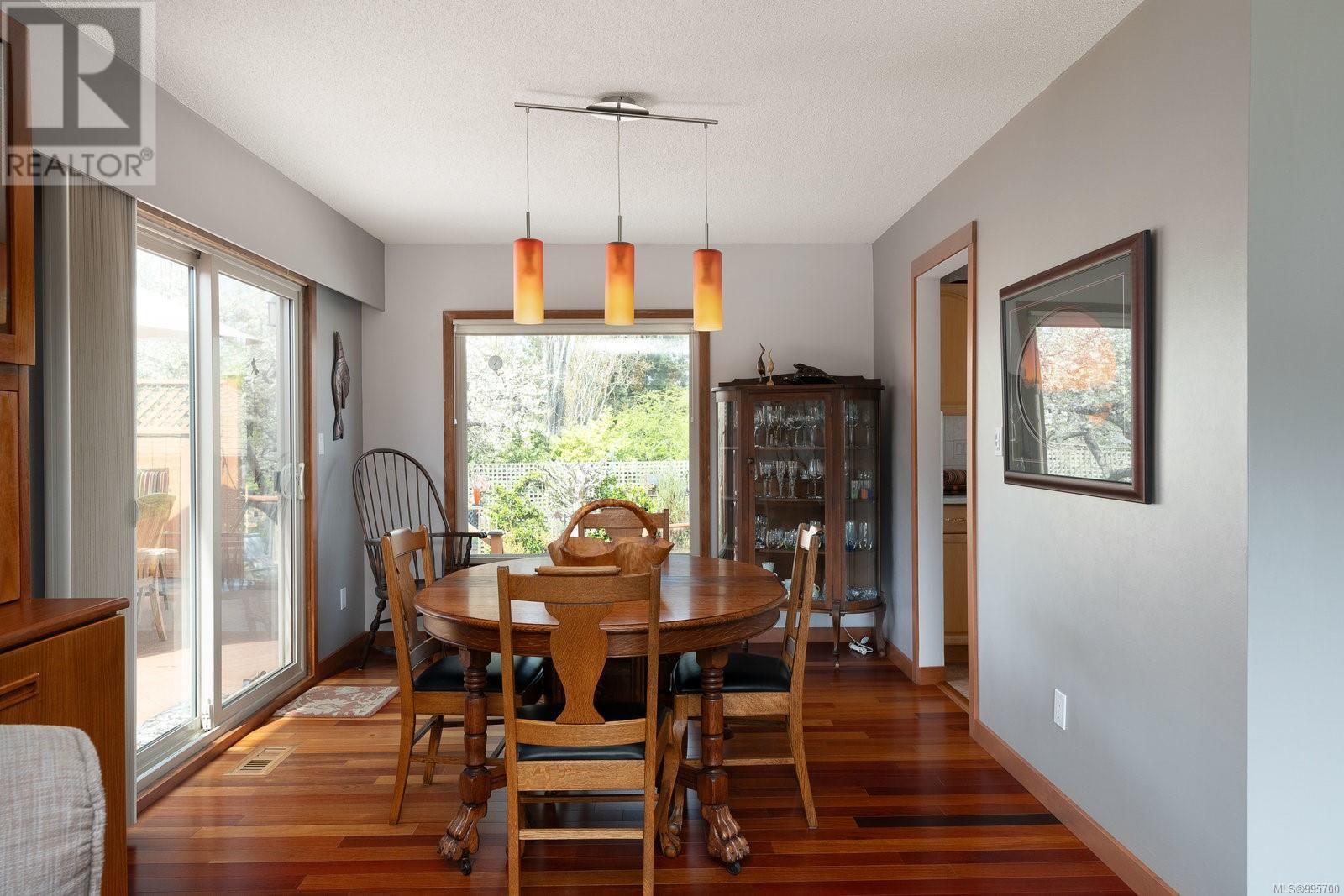 Property at 3916 Landis Pl image 4