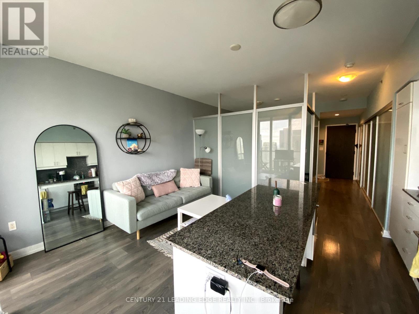 P307 - 426 University Avenue, Toronto, Ontario  M5G 1S9 - Photo 13 - C12087977