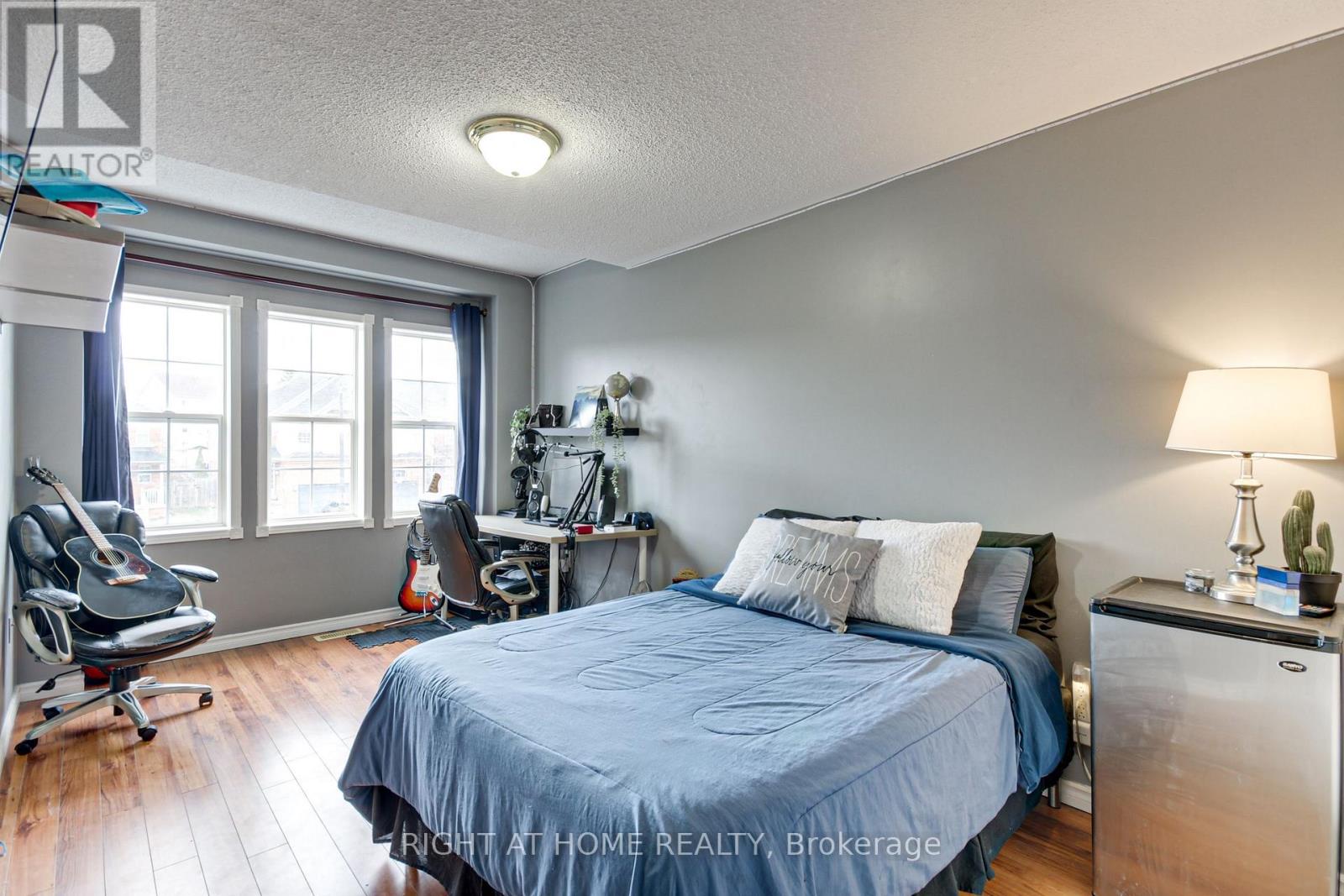 26 Crittenden Drive, Georgina, Ontario  L4P 4E7 - Photo 12 - N12087987