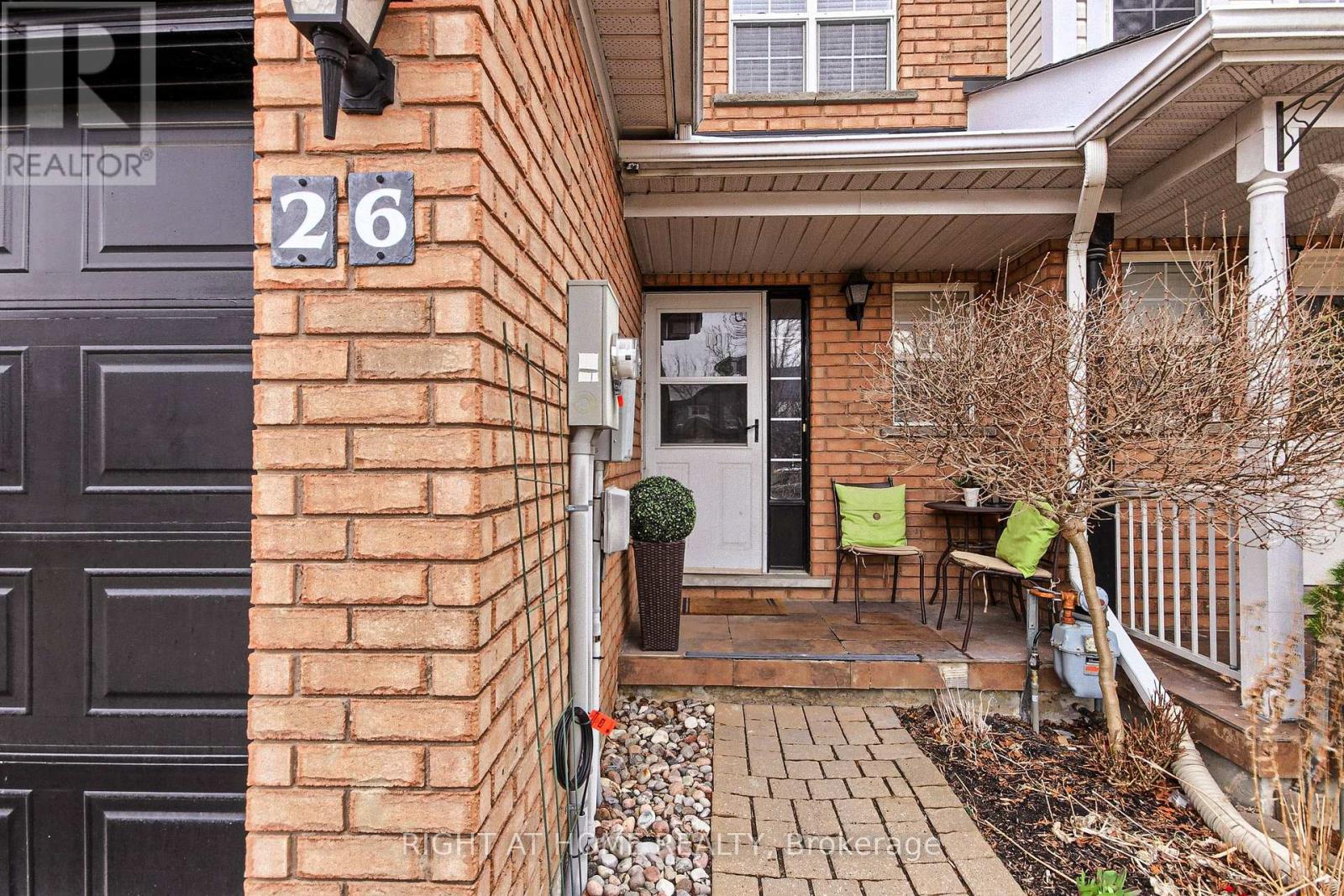 26 Crittenden Drive, Georgina, Ontario  L4P 4E7 - Photo 2 - N12087987