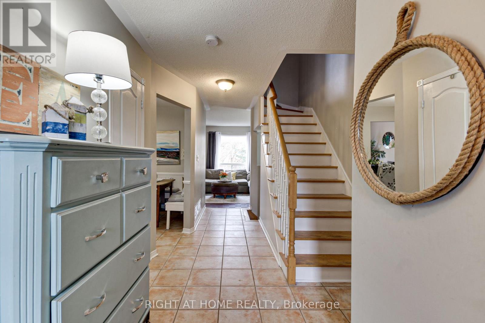 26 Crittenden Drive, Georgina, Ontario  L4P 4E7 - Photo 3 - N12087987