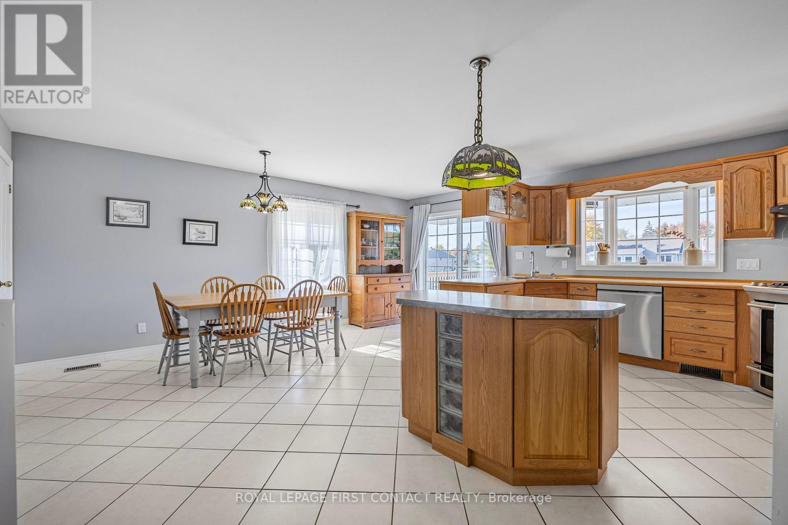93 Bayshore Drive, Ramara, Ontario  L0K 1B0 - Photo 8 - S12087968