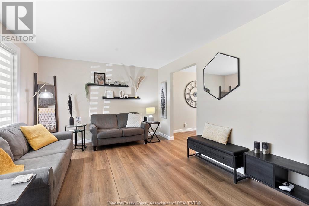 Property at 584 GAUTHIER image 3