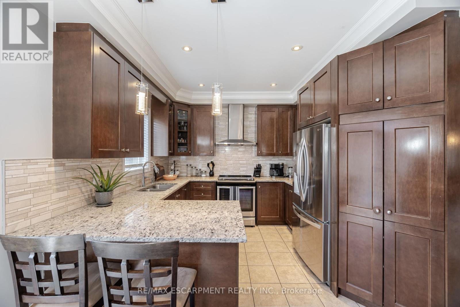 31 Vanderbrink Drive, Brampton, Ontario  L6R 0E6 - Photo 13 - W12087978