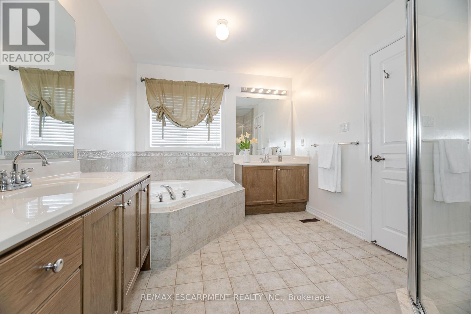 31 Vanderbrink Drive, Brampton, Ontario  L6R 0E6 - Photo 22 - W12087978