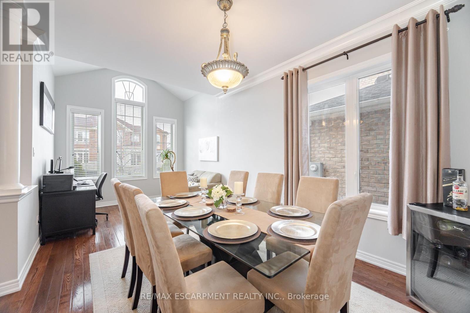 31 Vanderbrink Drive, Brampton, Ontario  L6R 0E6 - Photo 6 - W12087978