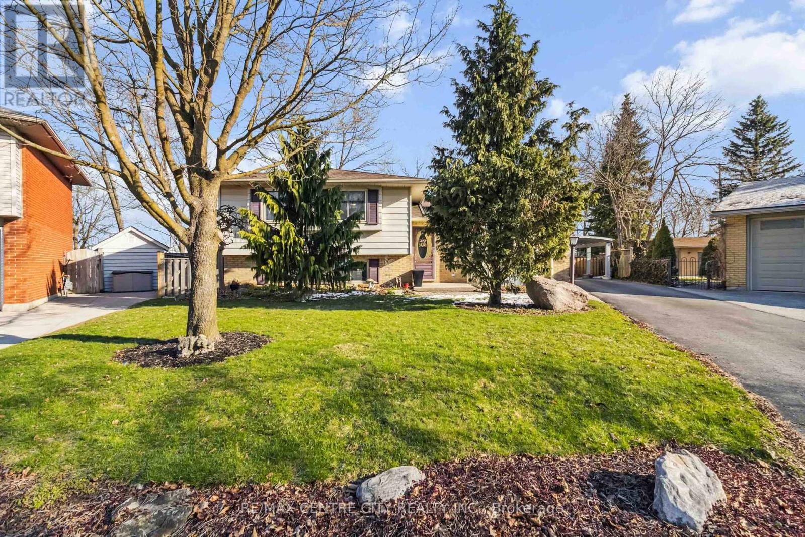 507 Regal Court