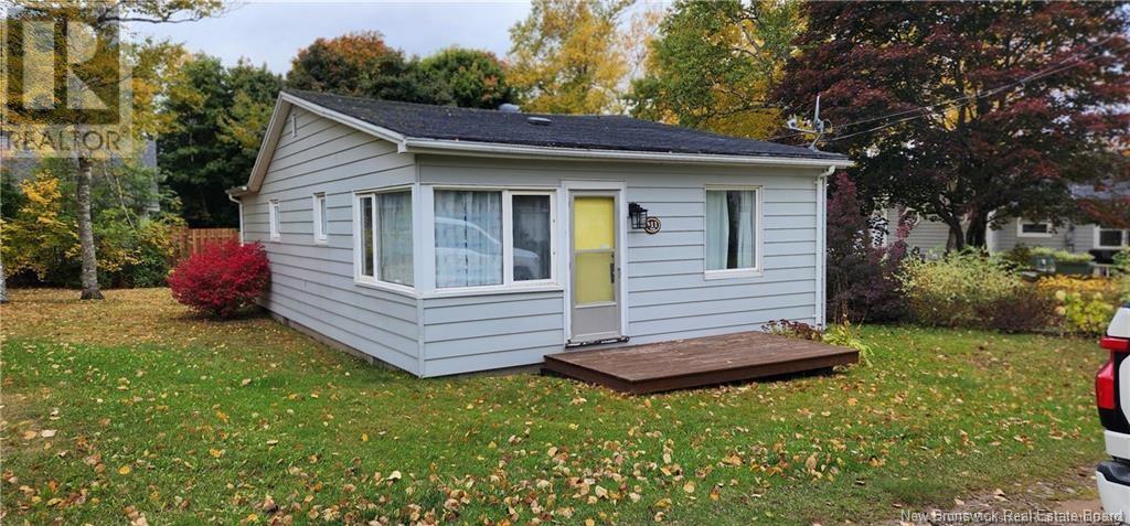 Property at 11 Oak Street image 2