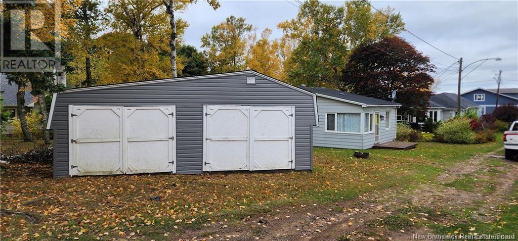 Property at 11 Oak Street image 3