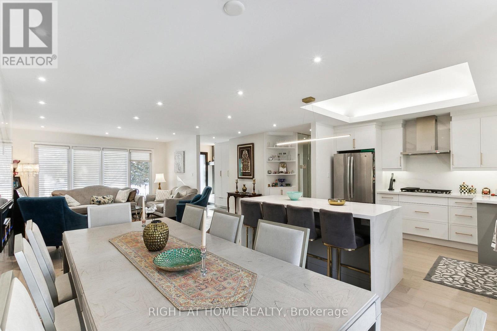 120 Santa Barbara Road, Toronto, Ontario  M2N 2C5 - Photo 16 - C12088008