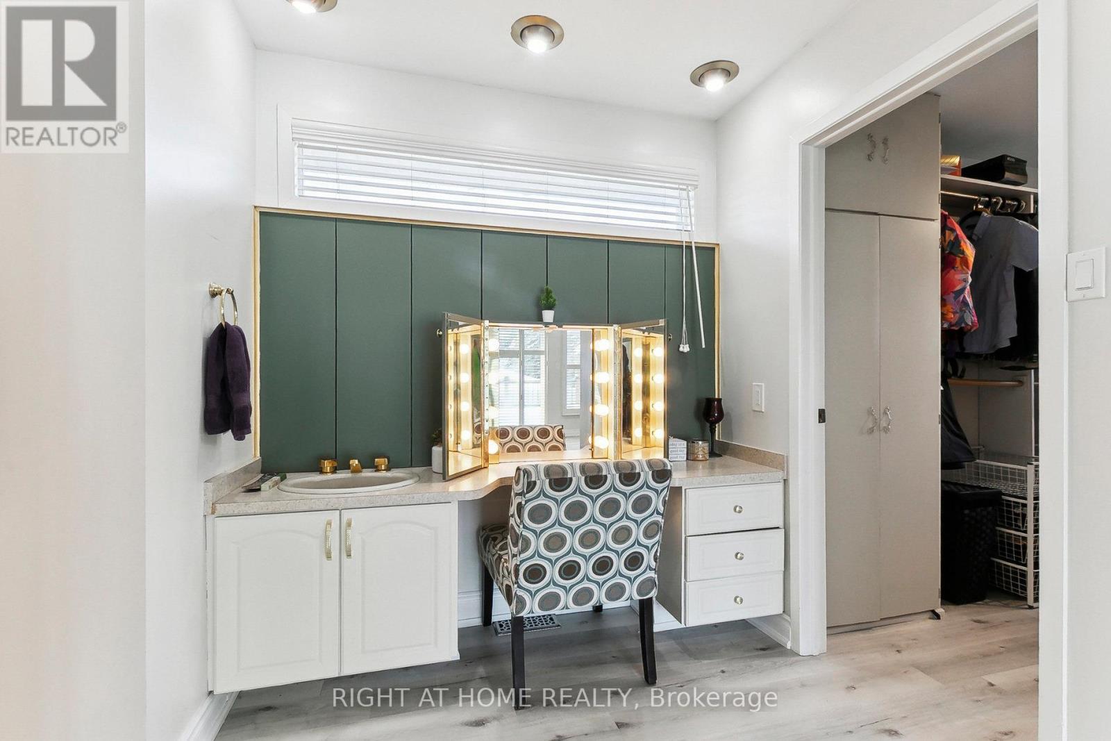 120 Santa Barbara Road, Toronto, Ontario  M2N 2C5 - Photo 21 - C12088008