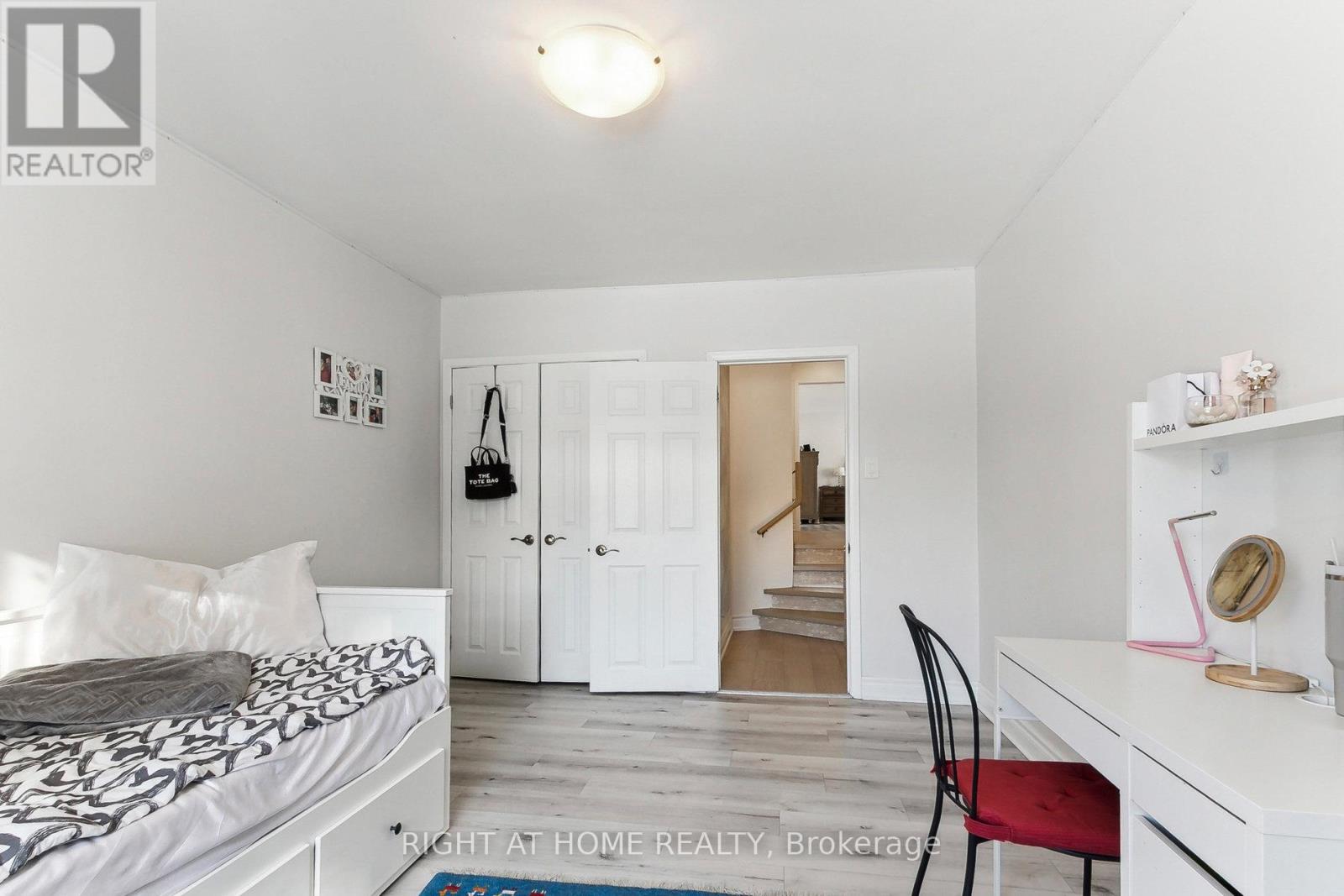 120 Santa Barbara Road, Toronto, Ontario  M2N 2C5 - Photo 26 - C12088008