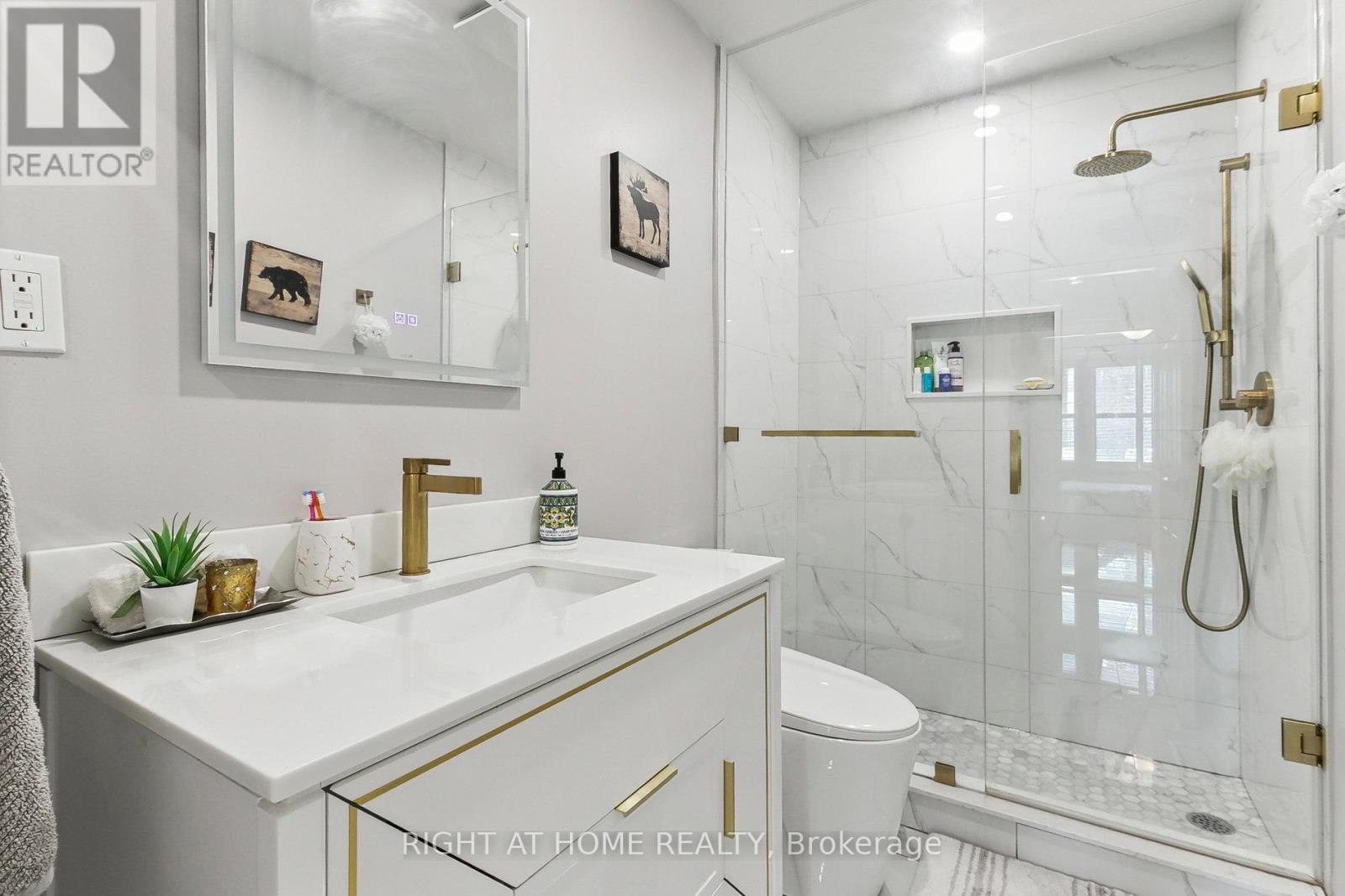 120 Santa Barbara Road, Toronto, Ontario  M2N 2C5 - Photo 28 - C12088008