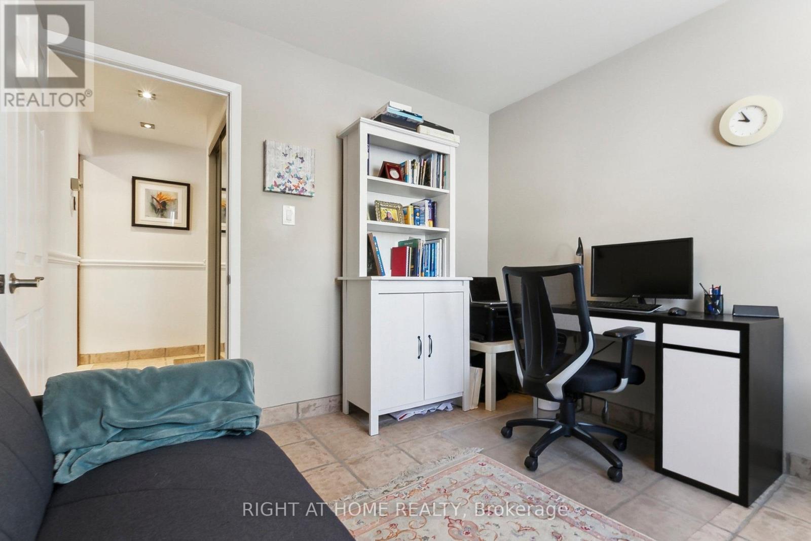 120 Santa Barbara Road, Toronto, Ontario  M2N 2C5 - Photo 30 - C12088008