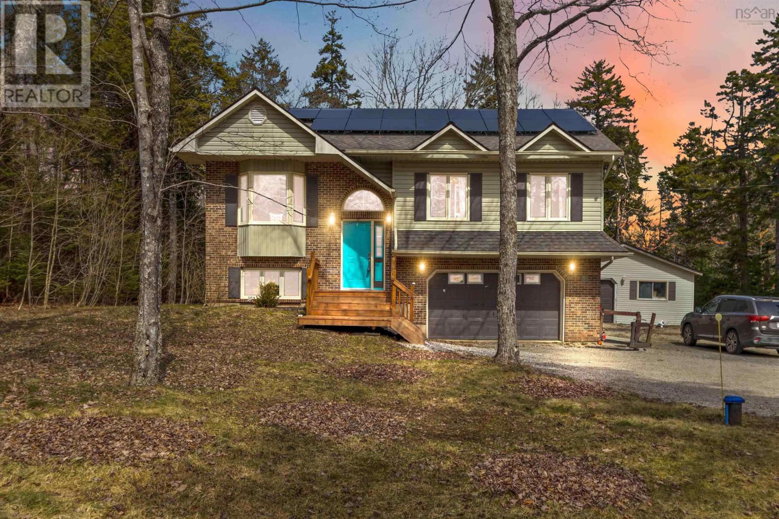 Property at 45 Rockcliffe Crescent image 4