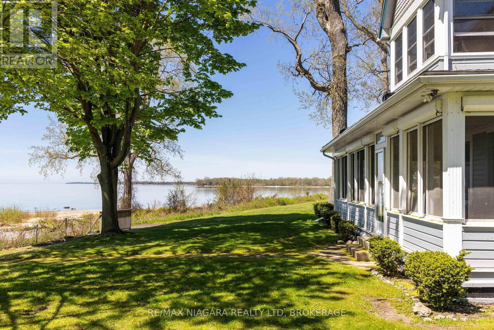 Property at 183 MAPLE LANE image 3