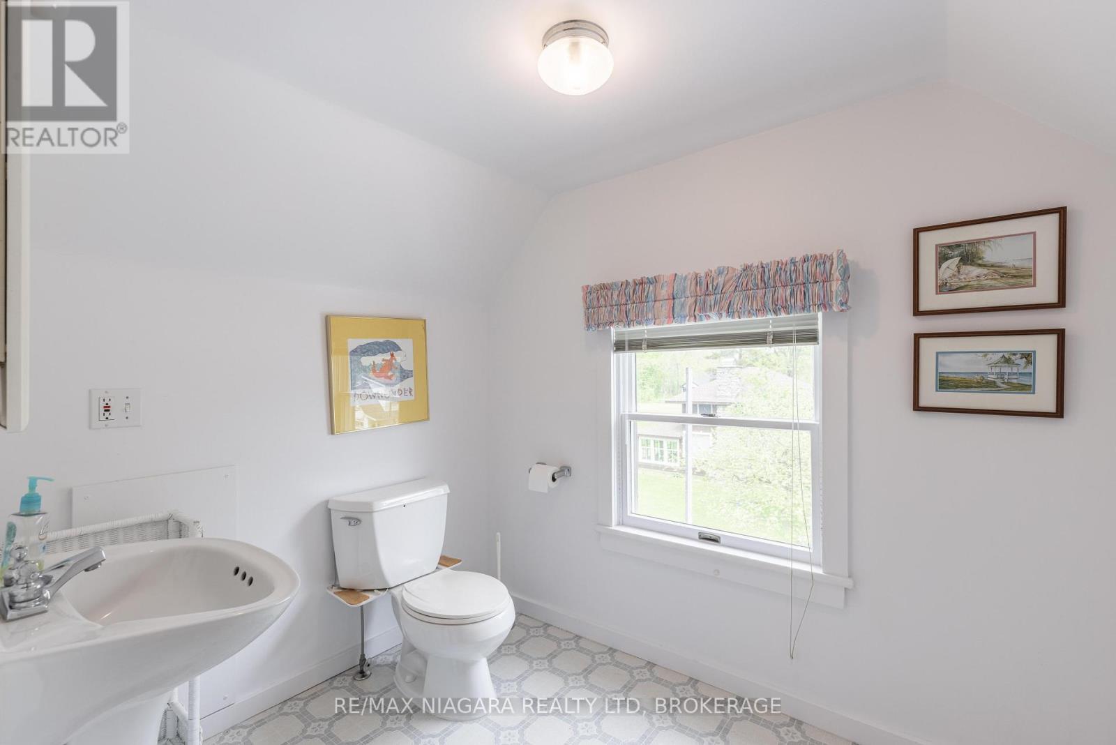 183 Maple Lane, Fort Erie, Ontario  L2A 4P2 - Photo 34 - X12088064